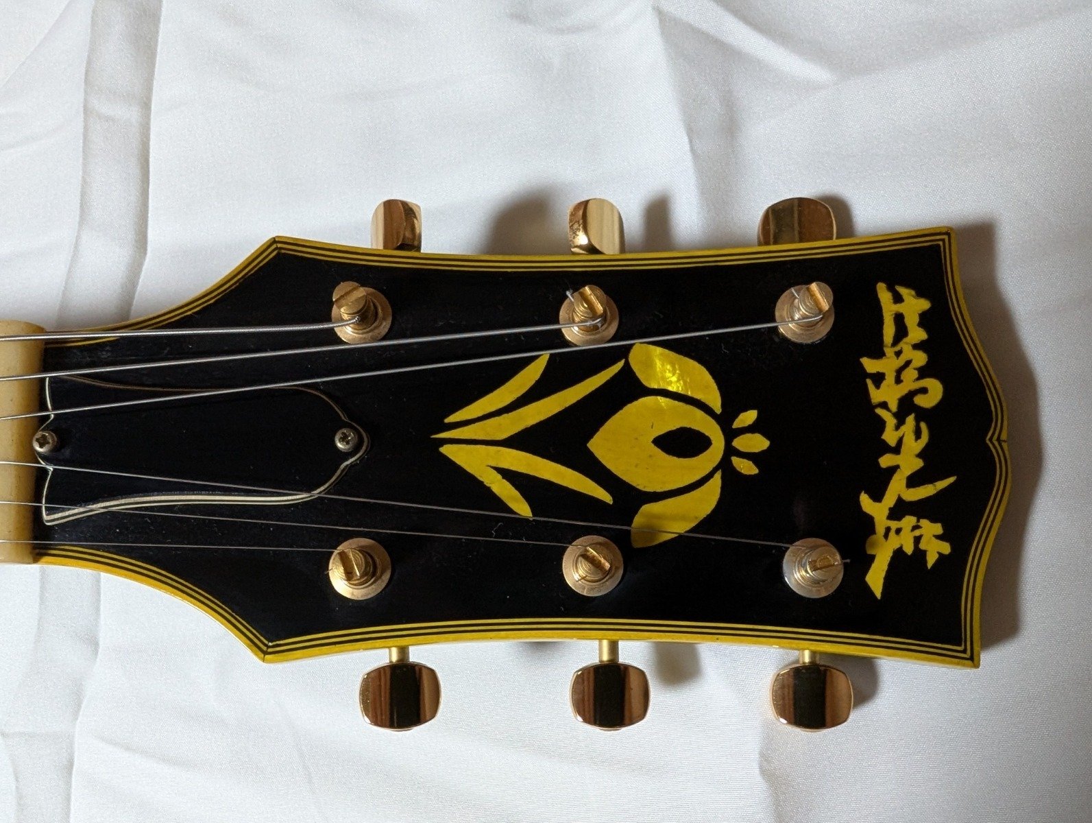 八橋蒔絵螺鈿硯箱風ギターに改造｜歌月工芸