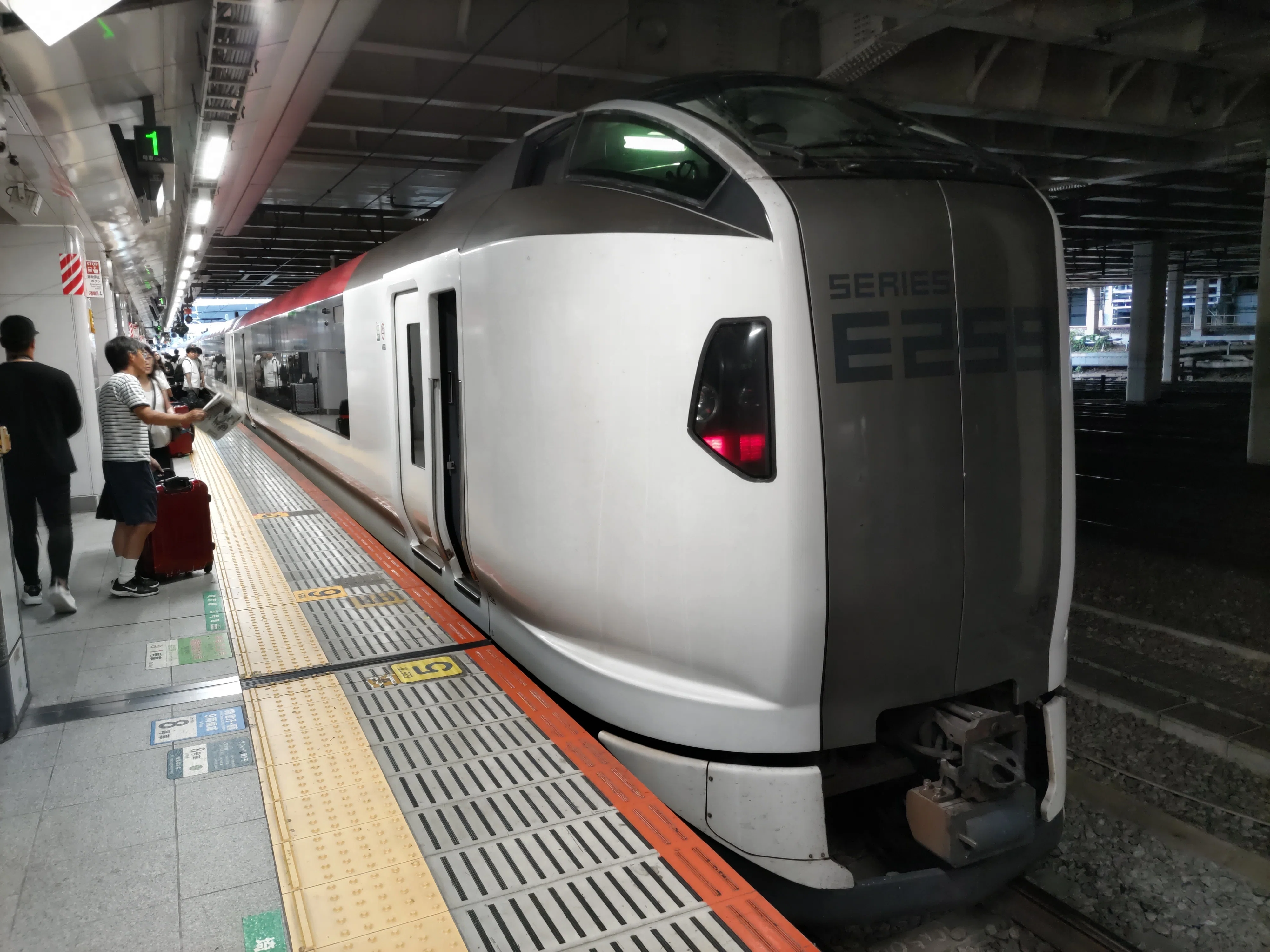 8月17日(日) 成田8:55発JAL8663便にて台北へ行った ｜鉄道旅行一人旅