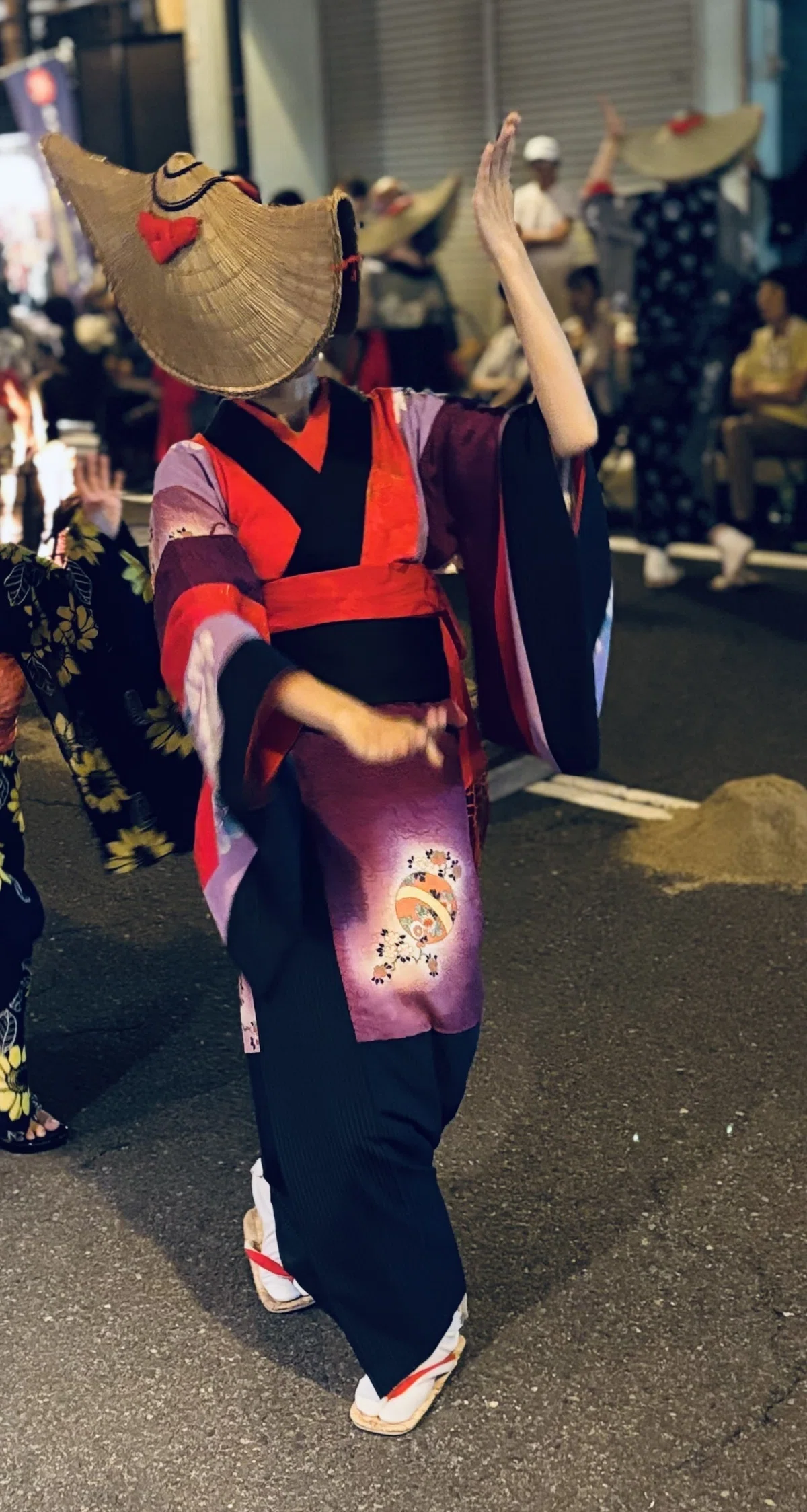 700年の伝統、地域をつなぐ西馬音内盆踊り｜秋田銀行