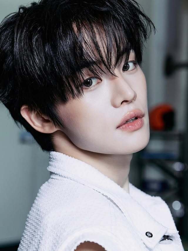 TXTヨンジュンにガチでそっくり！？サバ番出身『エモ顔』がZ世代に人気