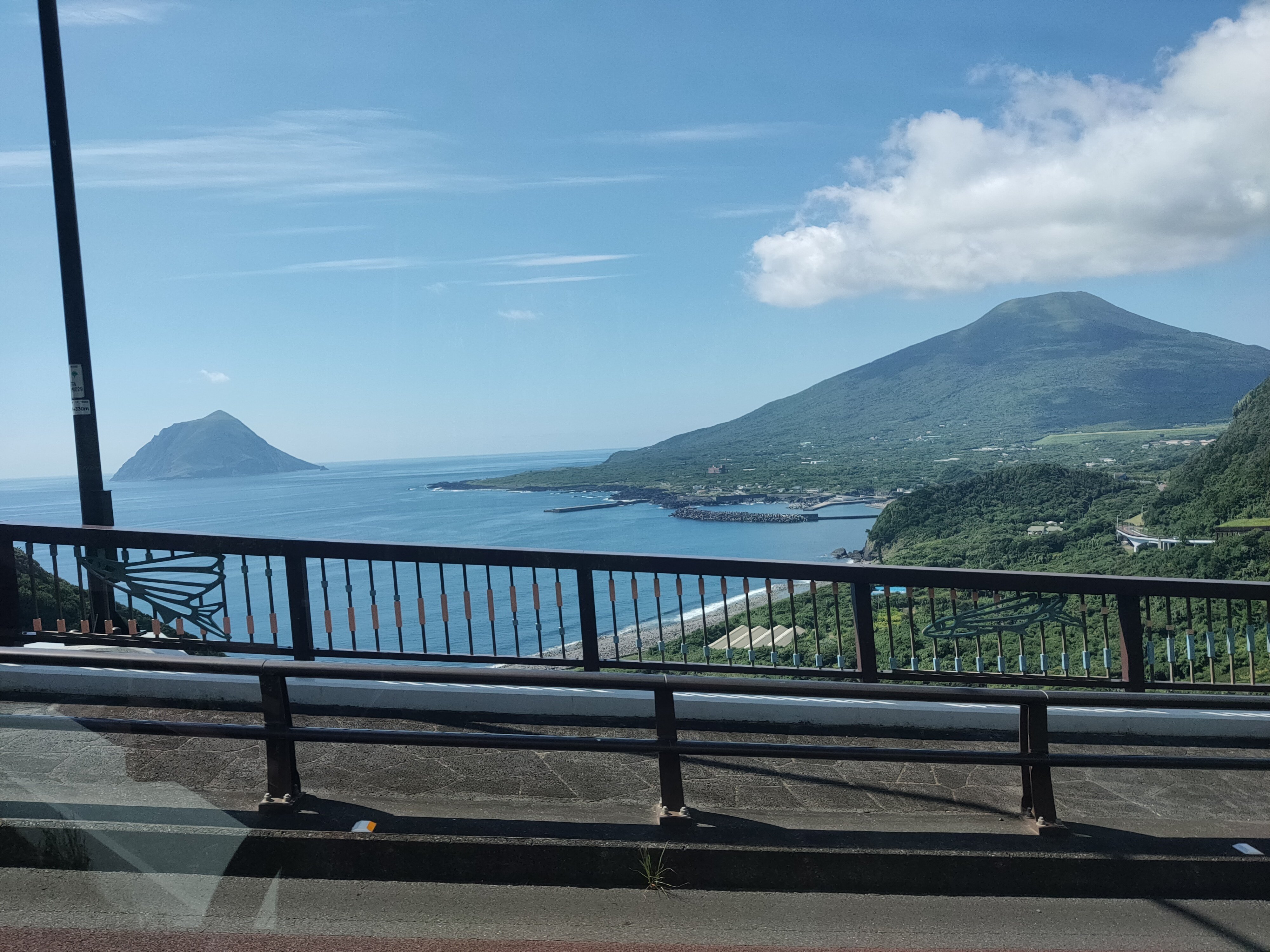 新作刺繍絵に着手｜八丈島『大坂トンネル展望台より』①｜#012｜Mimoza