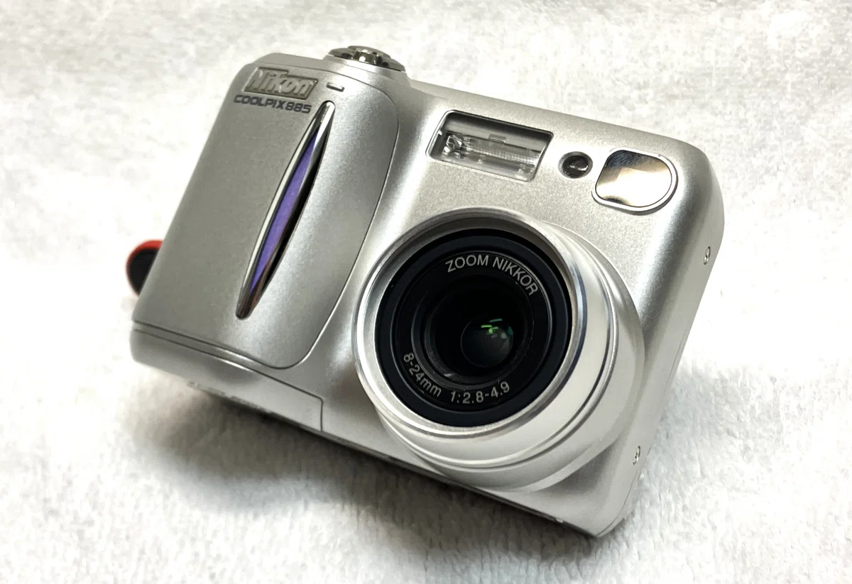 Nikon COOLPIX 885 ~ 第1話オールドコンデジ復活記｜MrMonkeypod