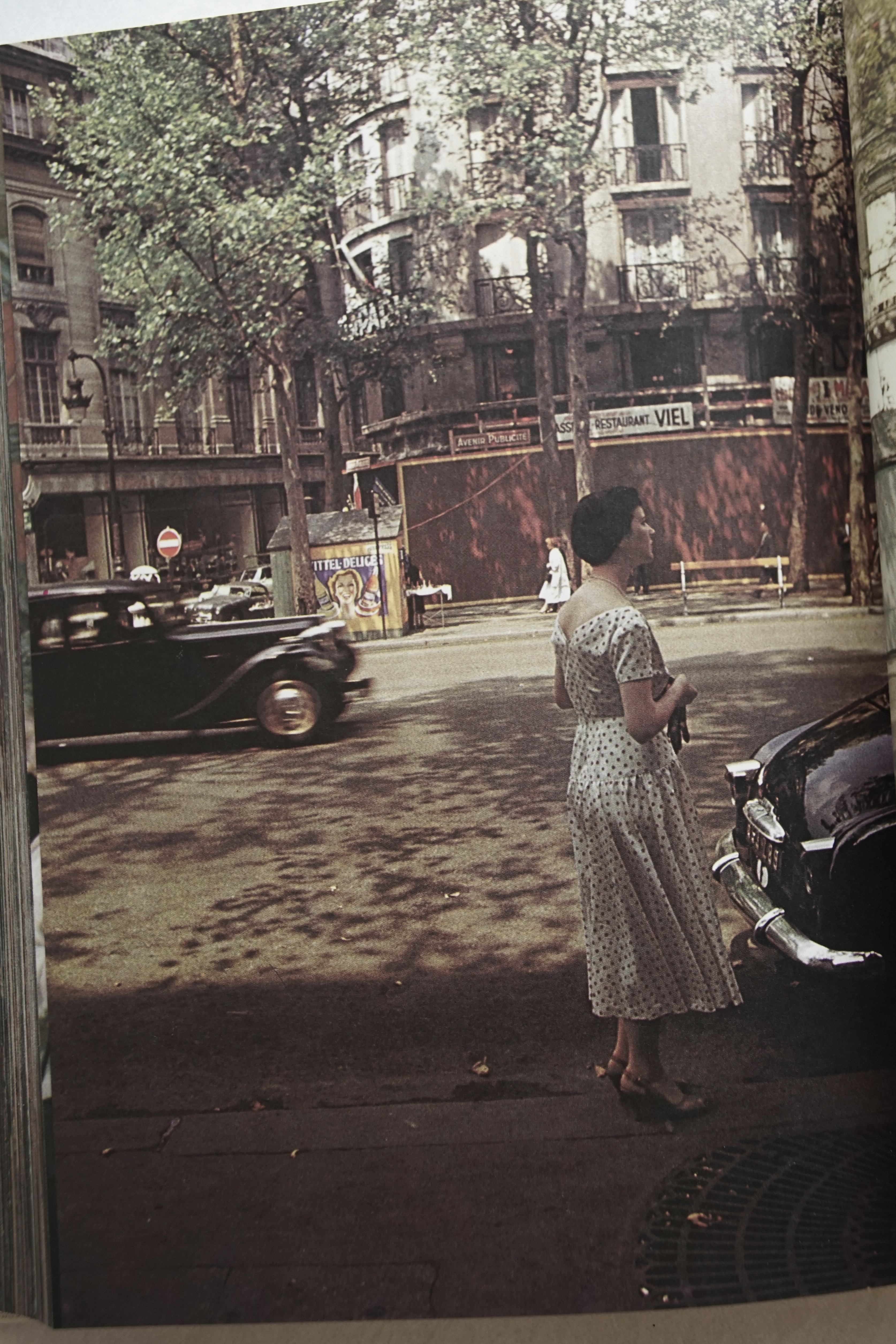 木村伊兵衛のパリ のら社版とクレヴィス版ー過去を塗り替える