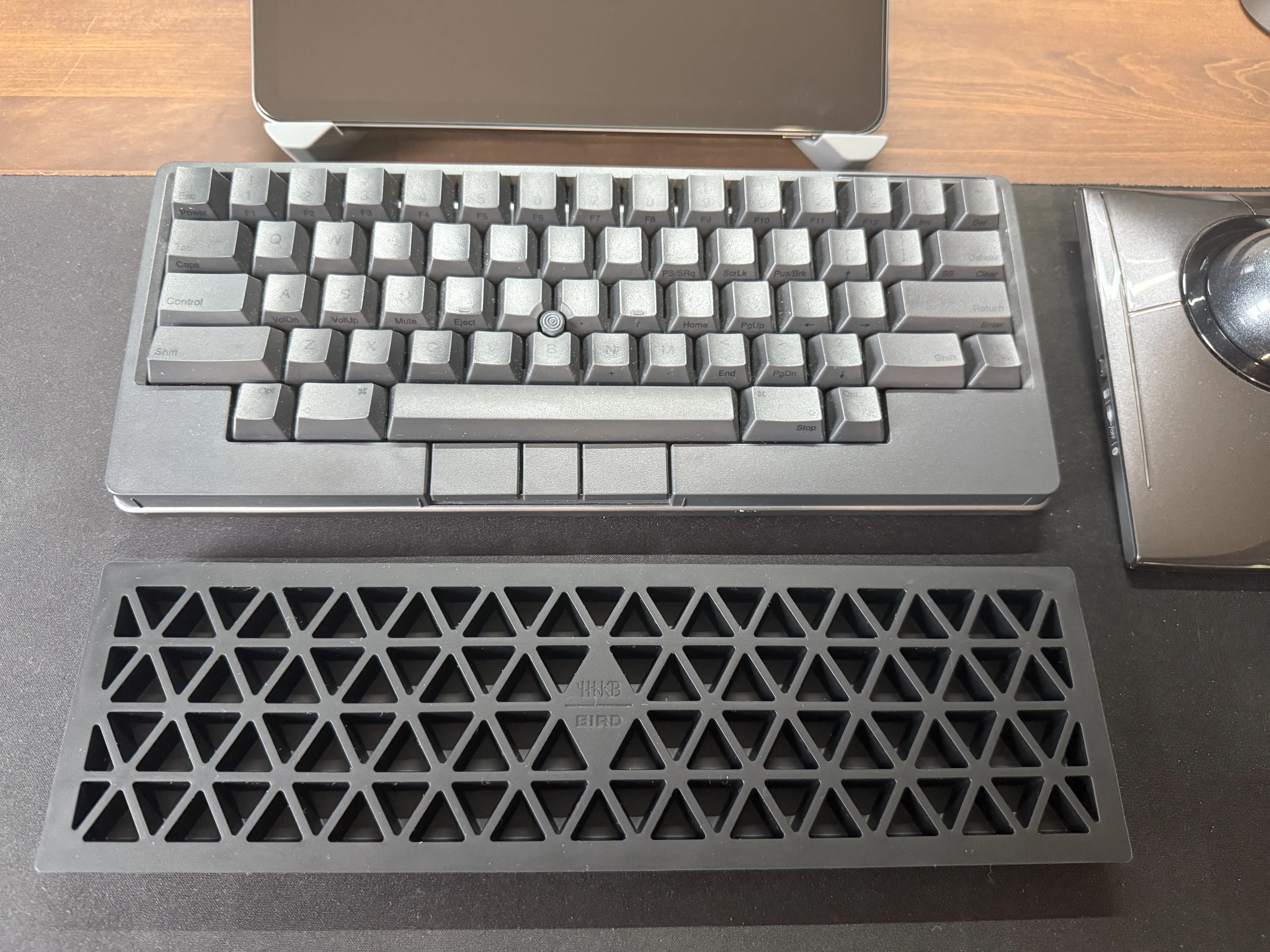 PFU（BIRD電子）からHHKB20周年記念のパームレストが出たので使って