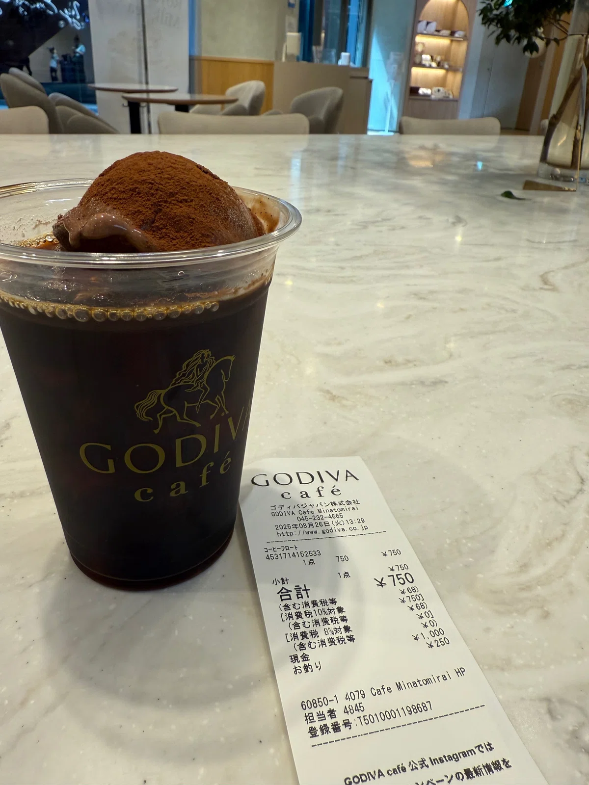 GODIVA CAFE in Minatomirai｜takeoff56