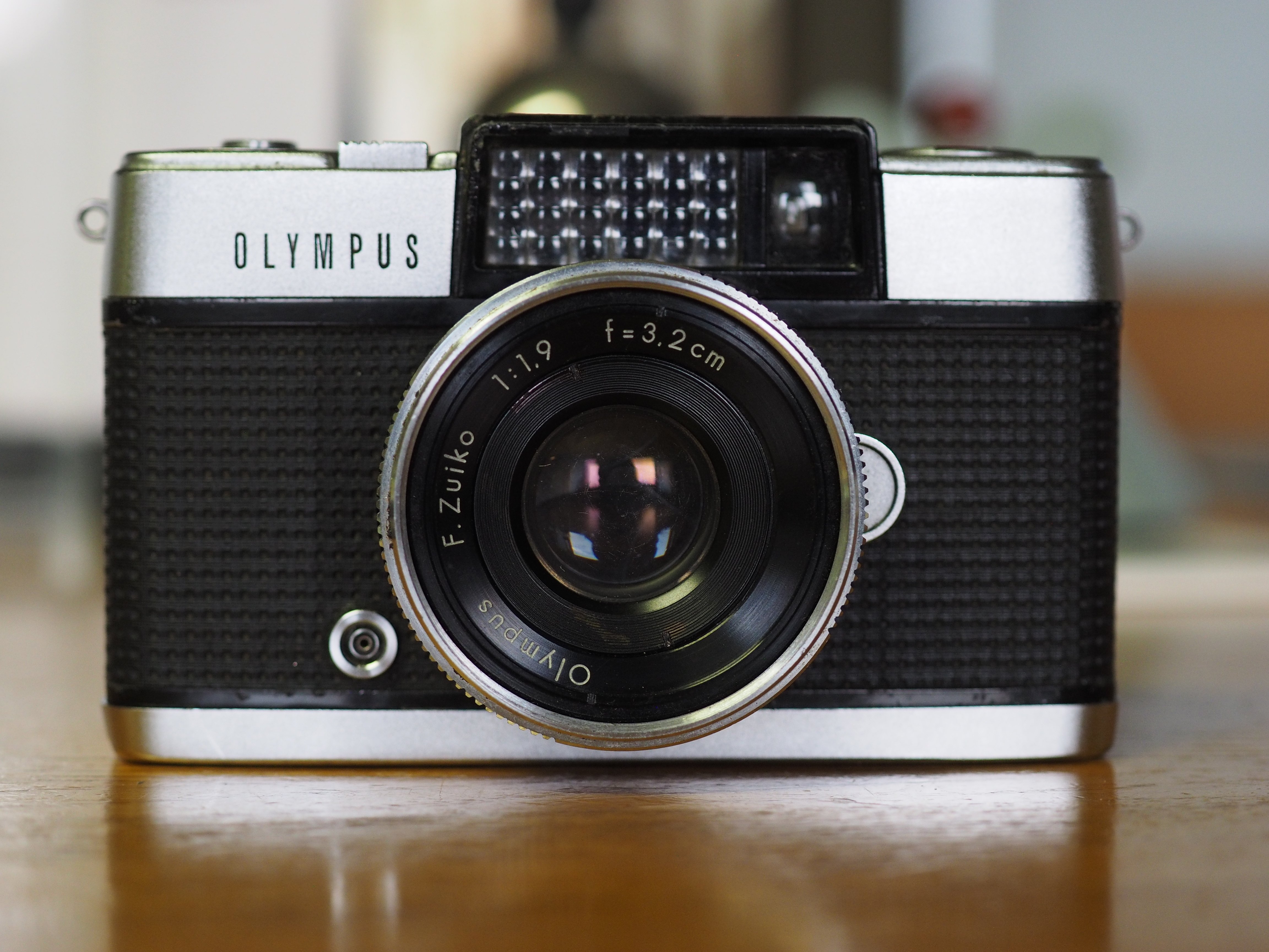 フィルムカメラ OLYMPUS PEN D2 /F.Zuiko f1.9/32mm #50 PEN D復活計画(その1)｜cherubino