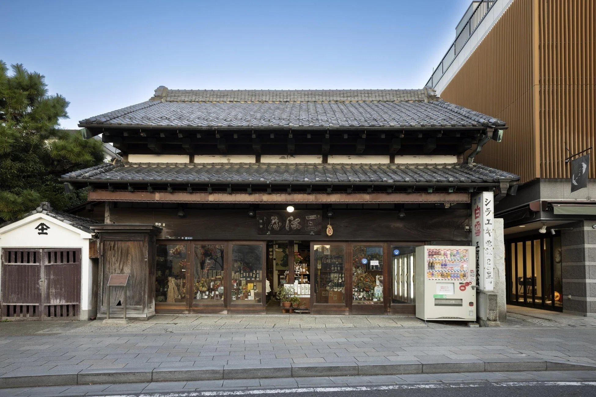 8年越しに完成する鎌倉のレストラン――全国初の奇跡によって、老舗酒屋