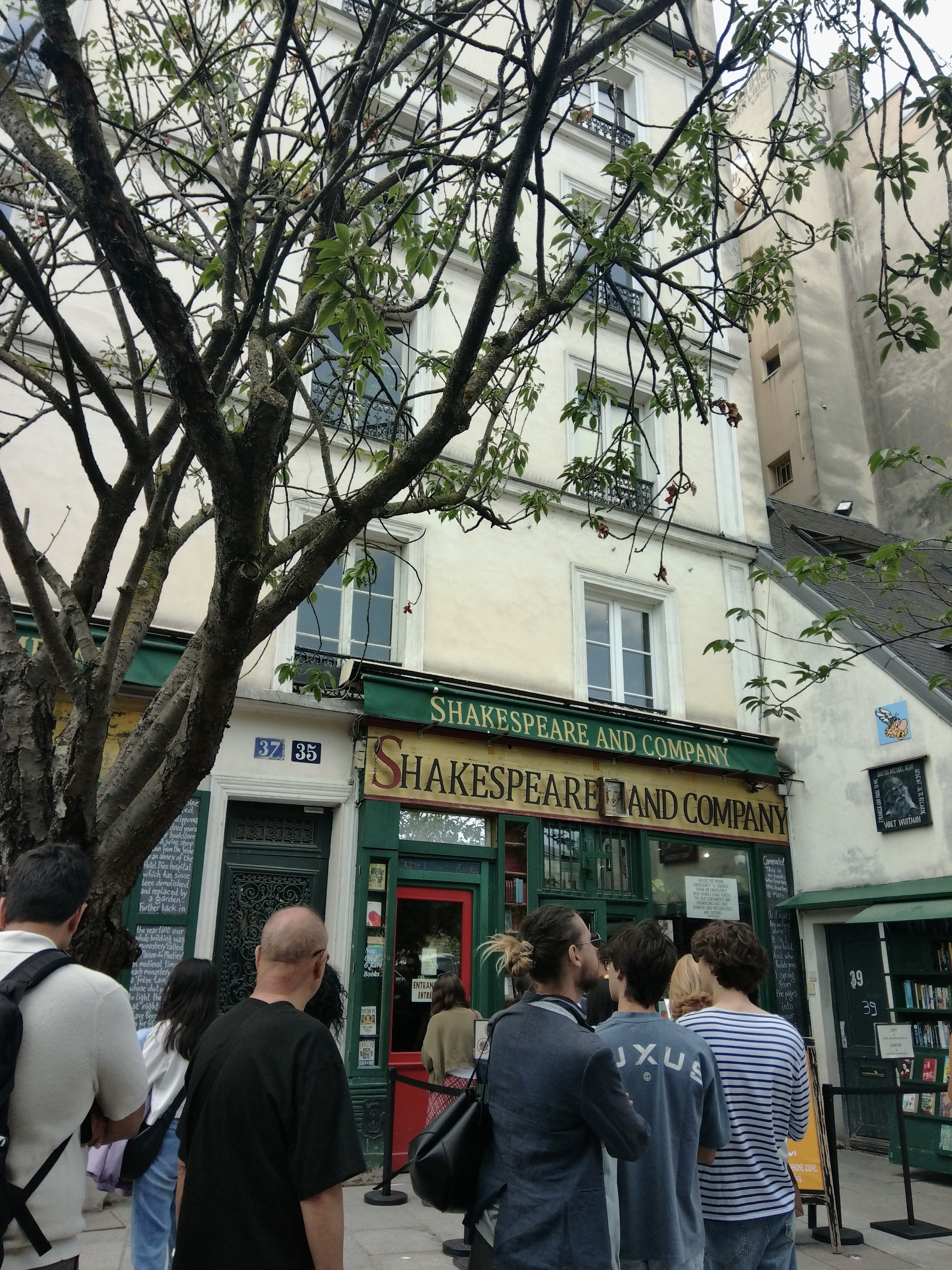 本好きのためのパリ（とうきょのぱり日記）｜桃虚（toukyo）