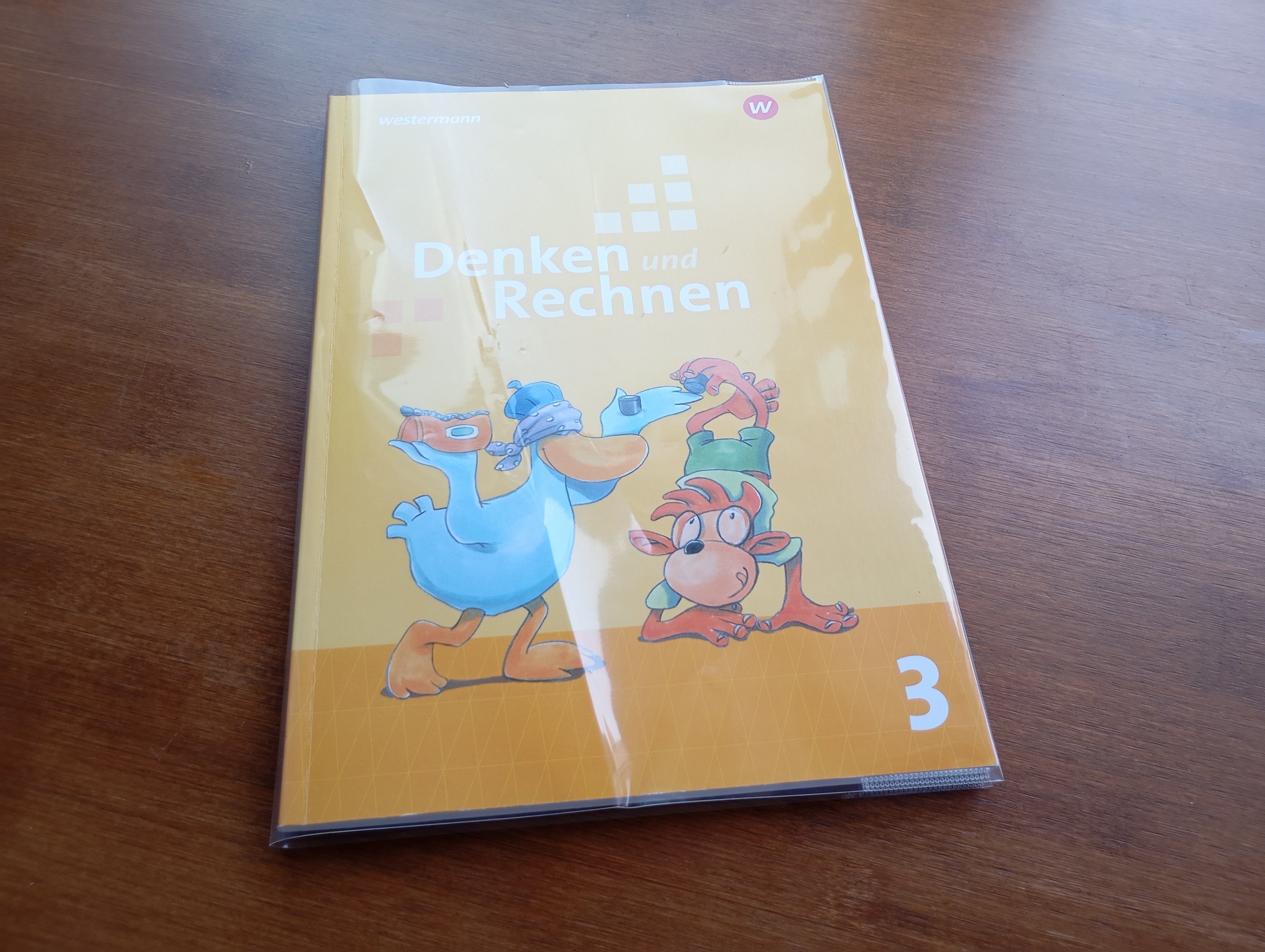 自分の教科書がないドイツ。貸し出し教科書で学ぶ1年間。｜おかあの