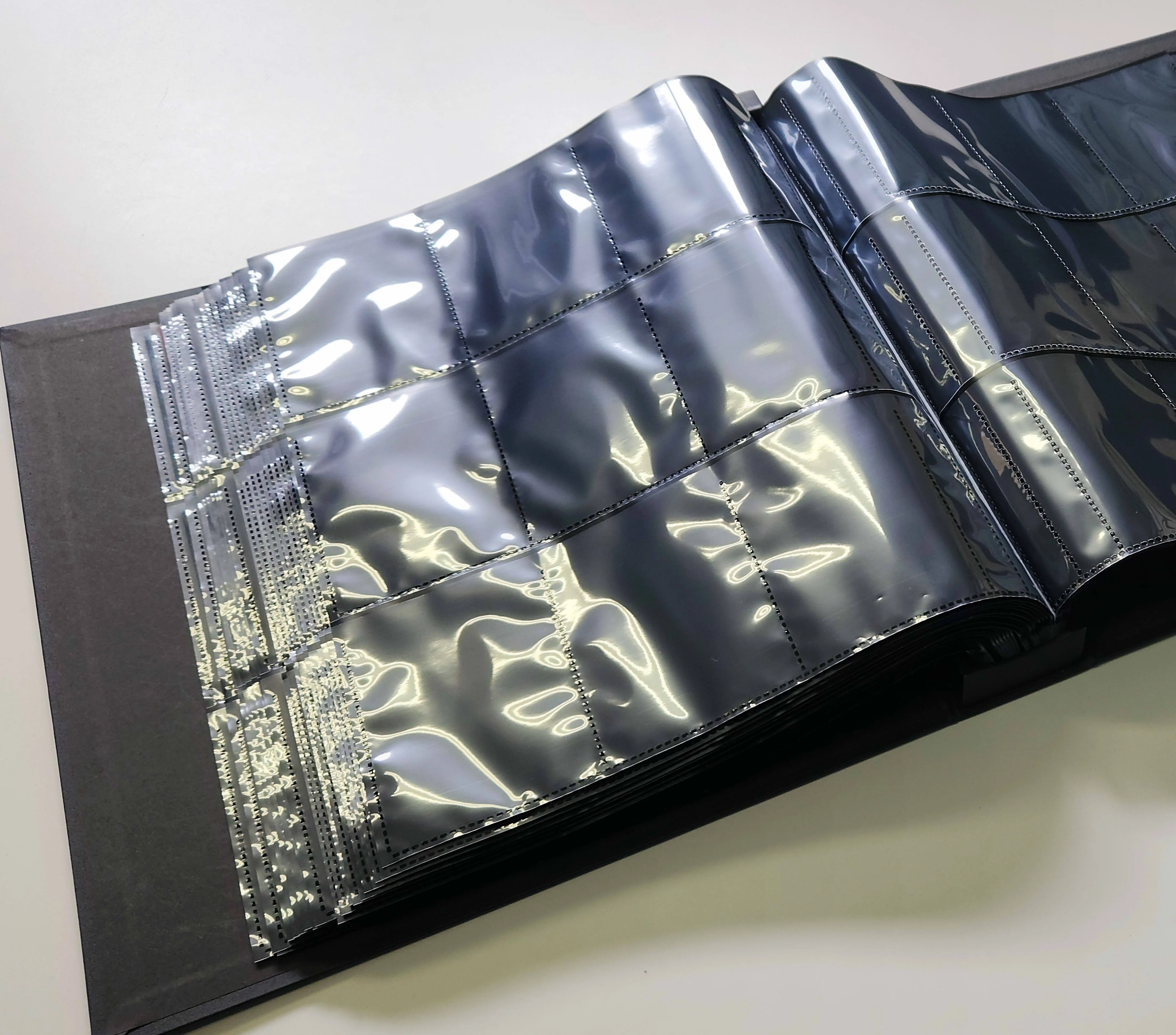 すれすれっじ　dropトレカバインダー カードサプライ】トレカバインダーリフィルにフラップは必要なのか