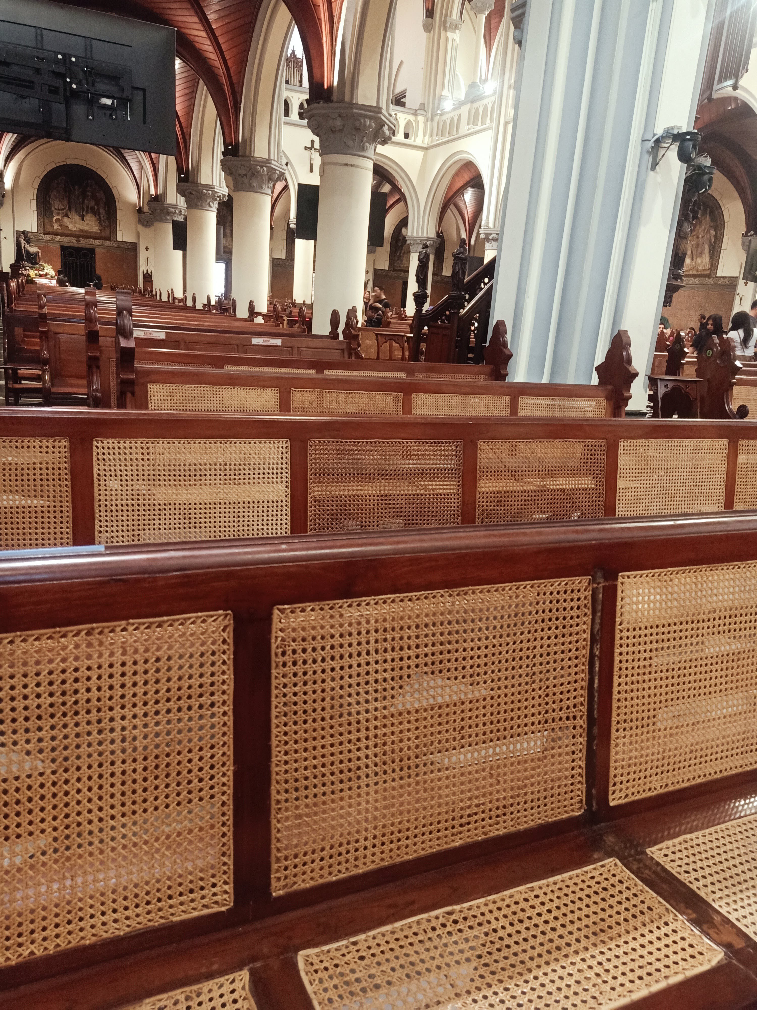 カテドラル教会のオルガンの秘密🎹｜杏子スパルディ - ことばで旅する
