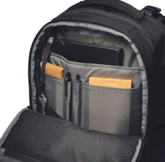 私が選んだ究極の相棒：Incase Tracks Backpack 18Lレビュー｜Misaki