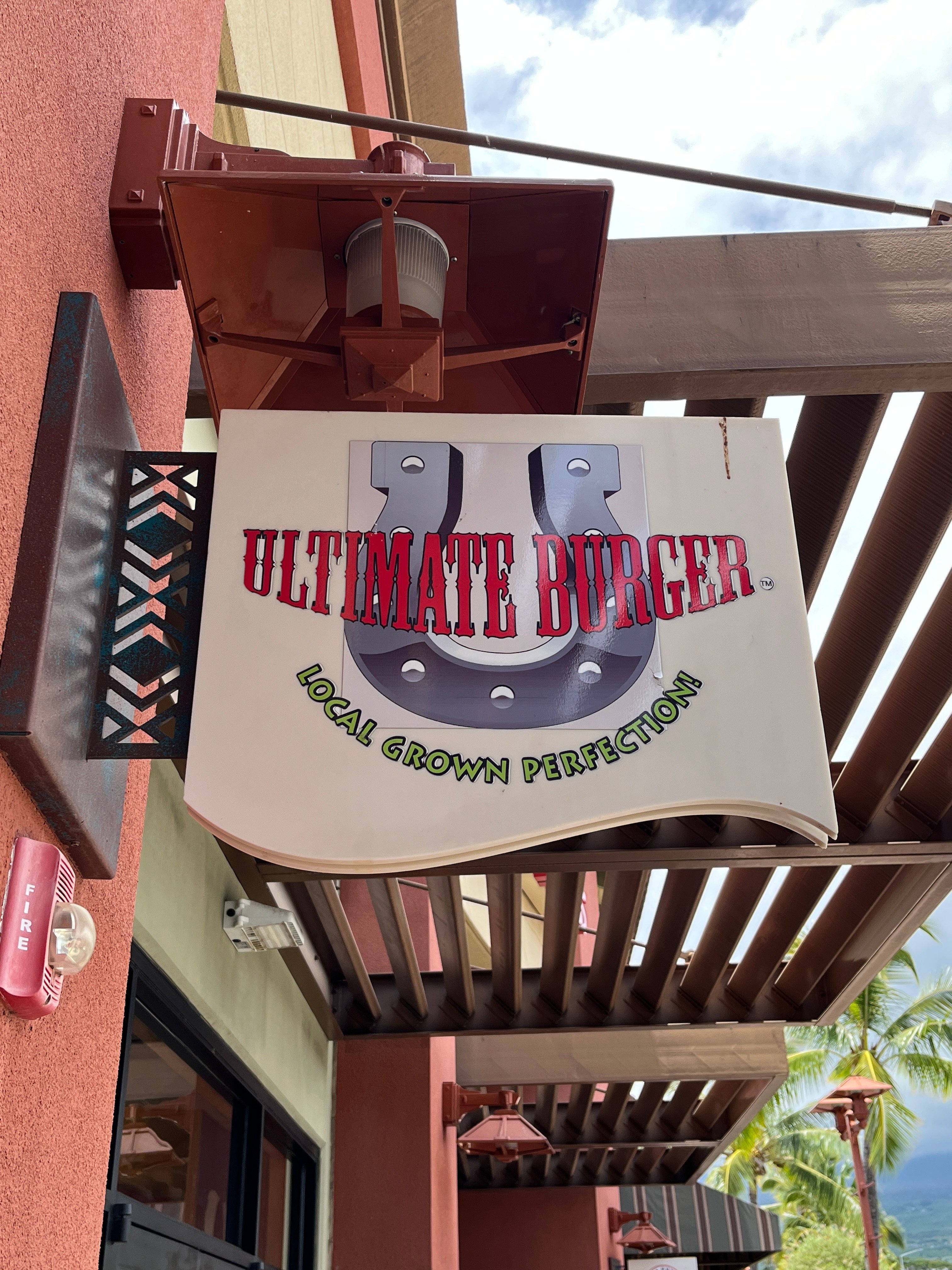 ハワイ島2025 #6 | どっちが好み？人気ハンバーガー2店舗を食べ比べ｜ぴー