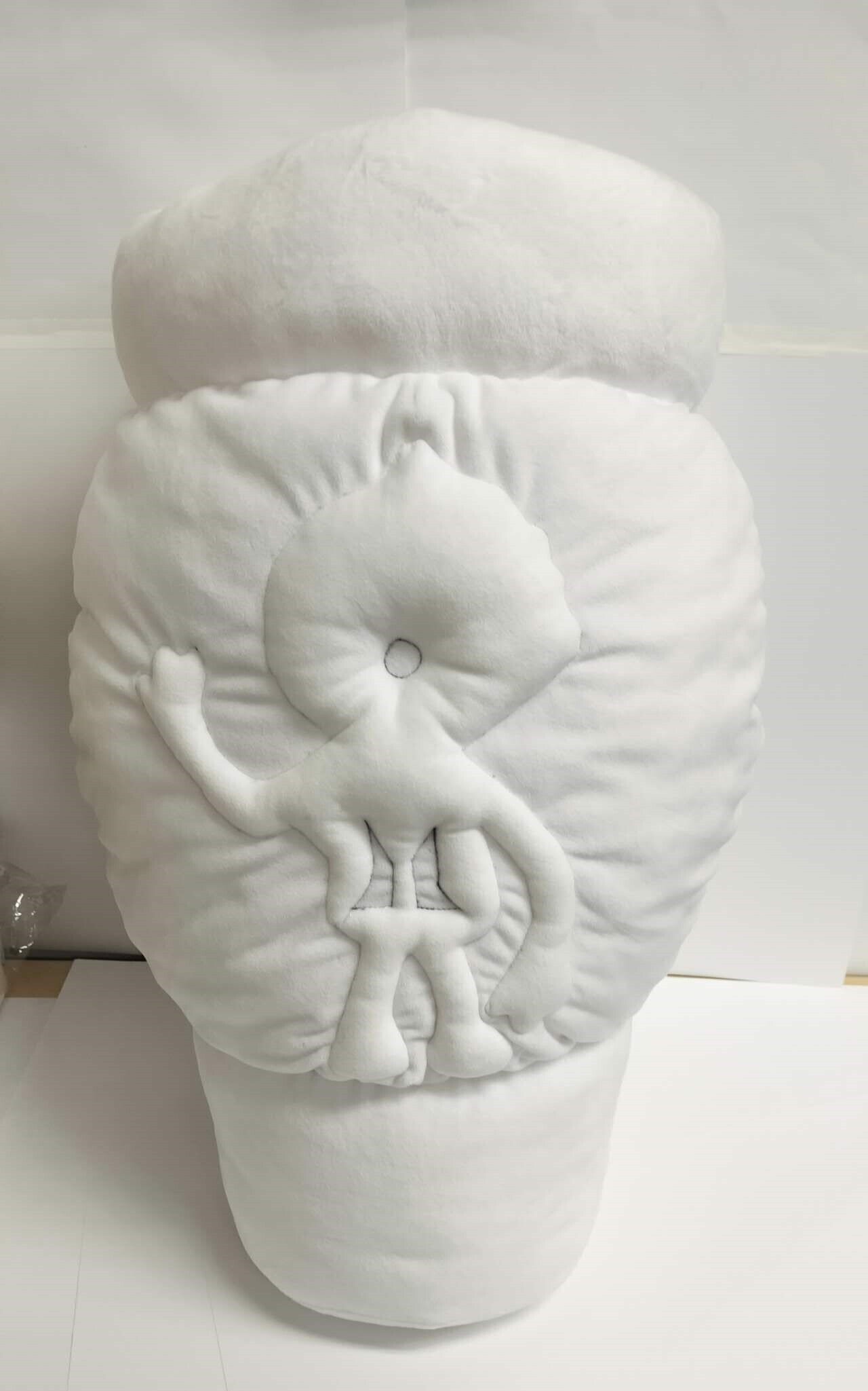 縄文土器に癒やされる!? ほぼ原寸の腕まくらクッション ＃南アルプス市