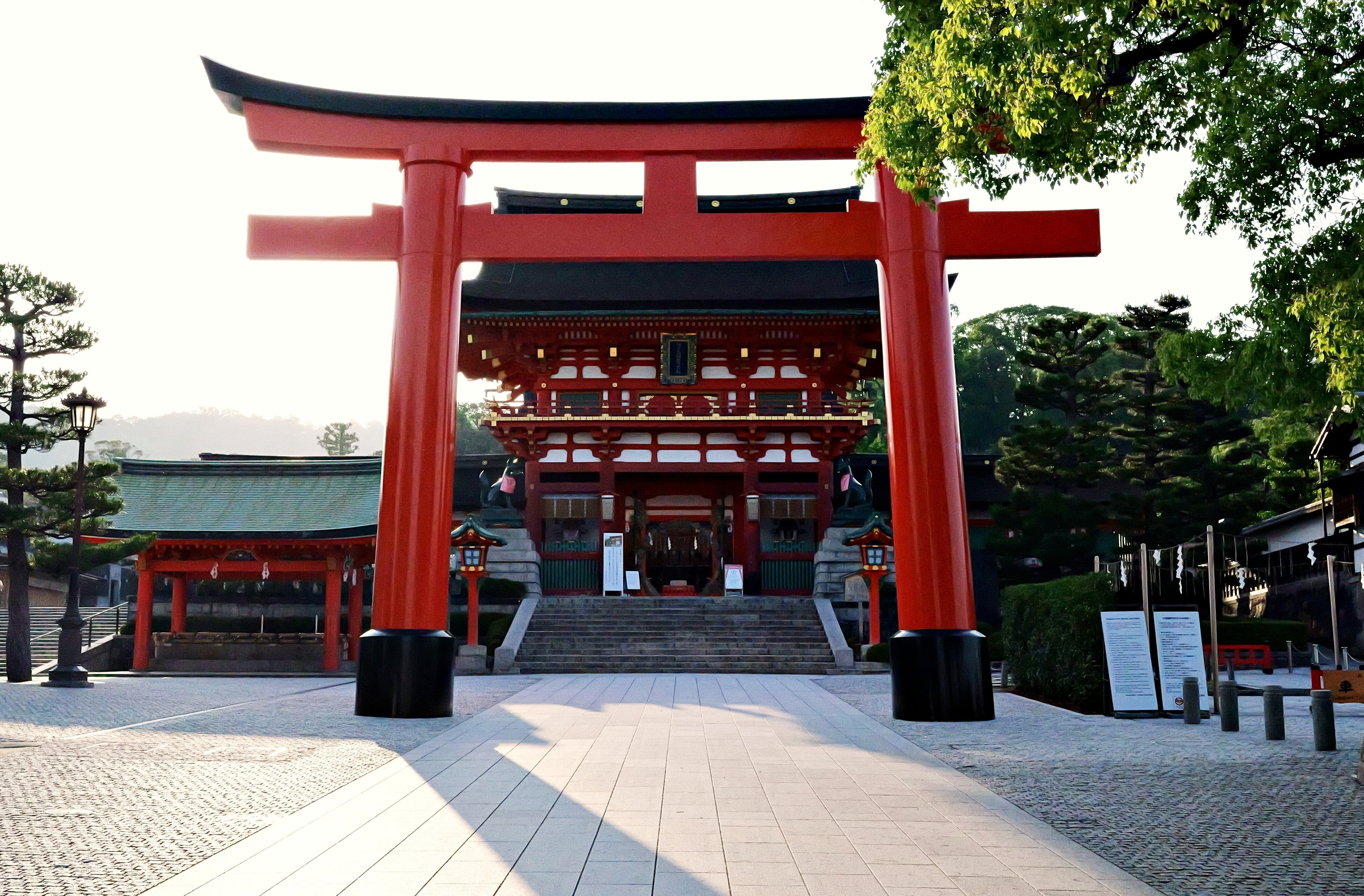 きょうと旅。【特別編】伏見稲荷大社｜10(ten)Q