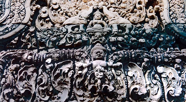 見事なレリーフ