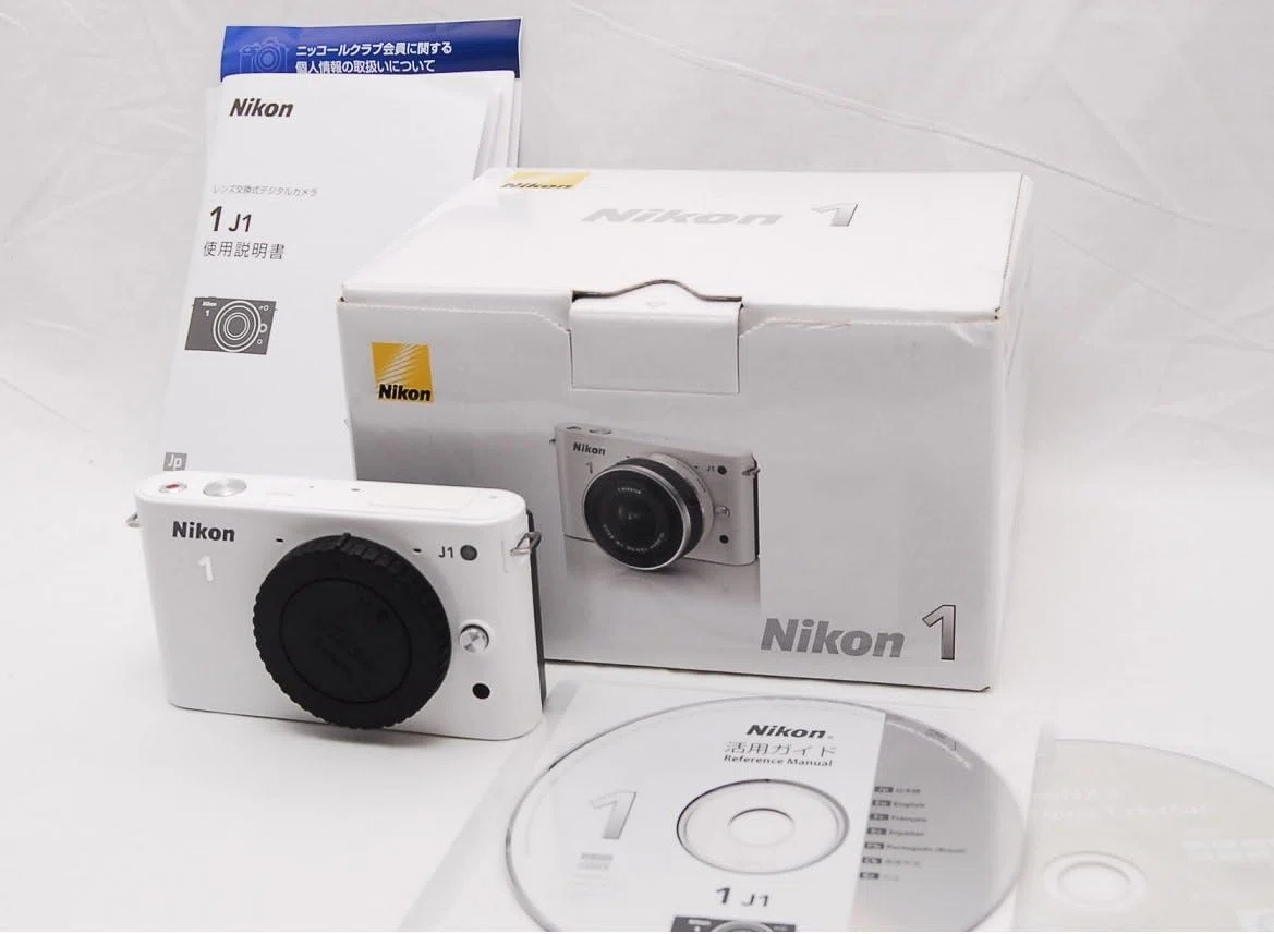 ★人気のホワイト★ニコン J1 手振れ補正レンズキット Nikon 1 J1 ホワイト 標準ズームレンズキット｜GetGadgetGot