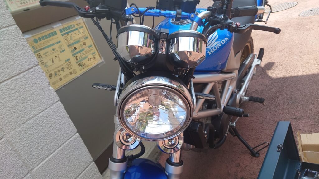 Z1-0418 ホンダ VTR250-2 ヘッドライト レンズ 純正品 【MC33-130～ 後期 FIモデル 動画有】 VTR250色々カスタム？｜V-TWIN PUNX