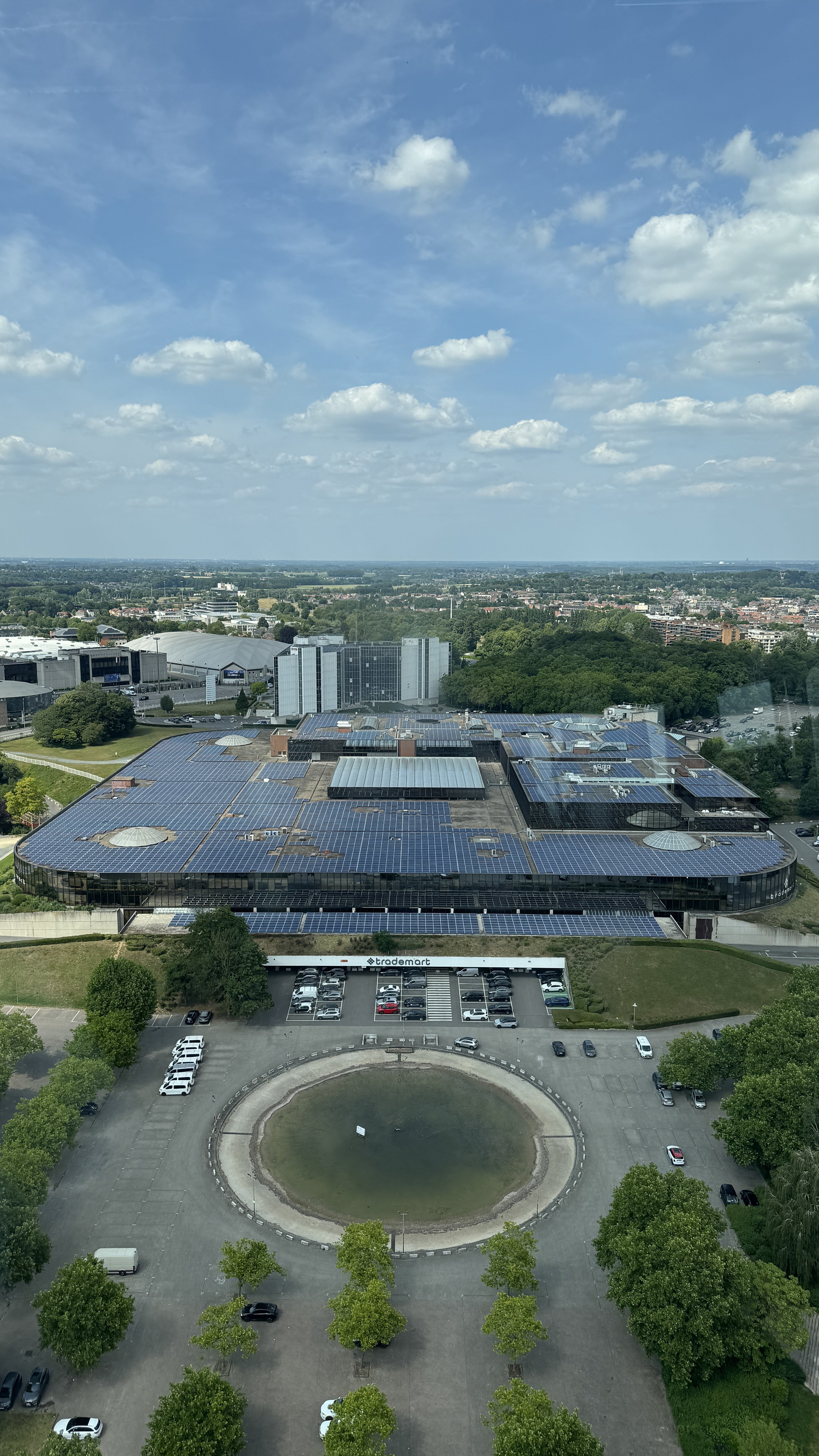 未来を信じさせる建築 ─ アトミウムと1958年ブリュッセル万博｜イ タ