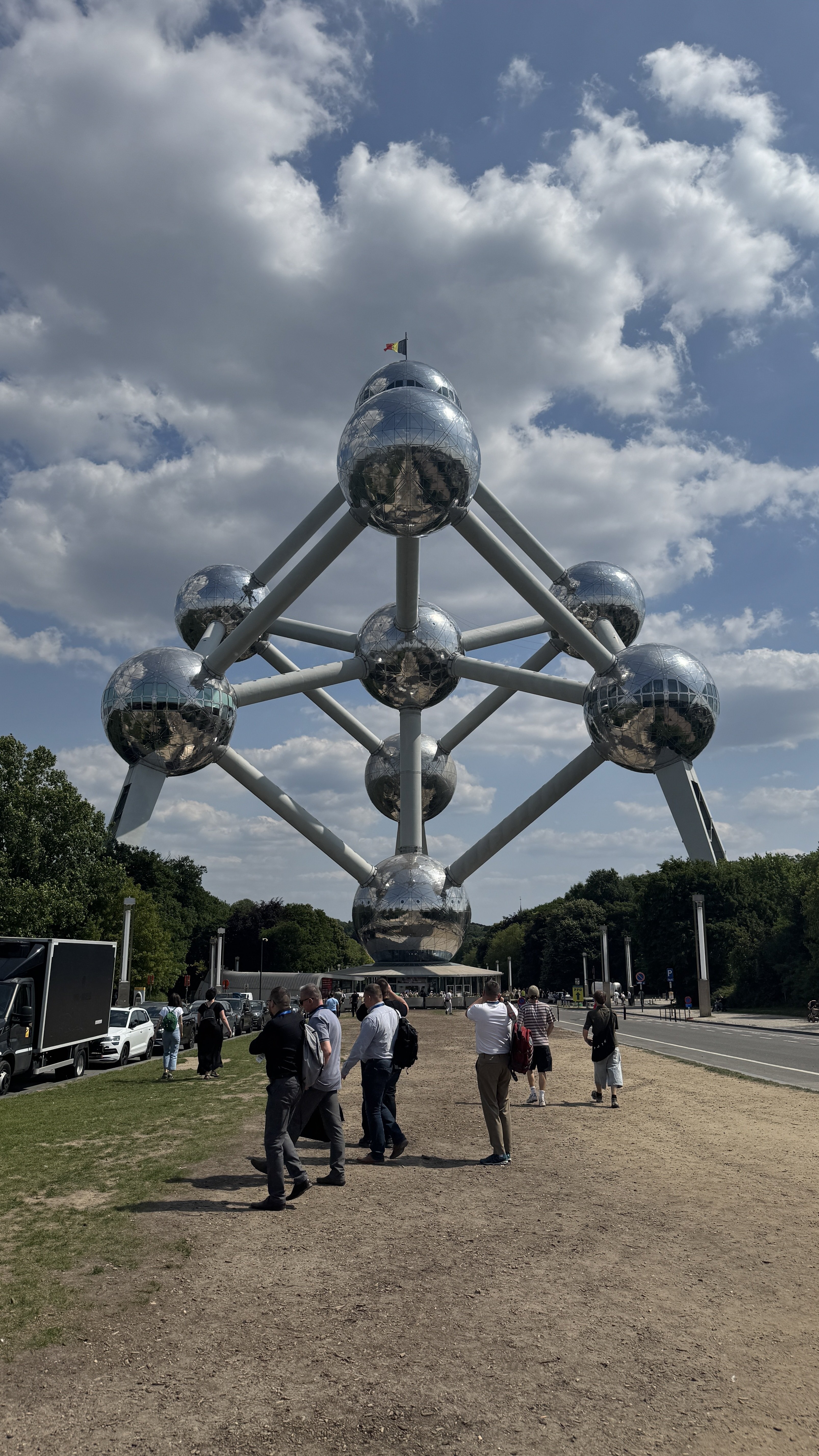 未来を信じさせる建築 ─ アトミウムと1958年ブリュッセル万博｜イ タ