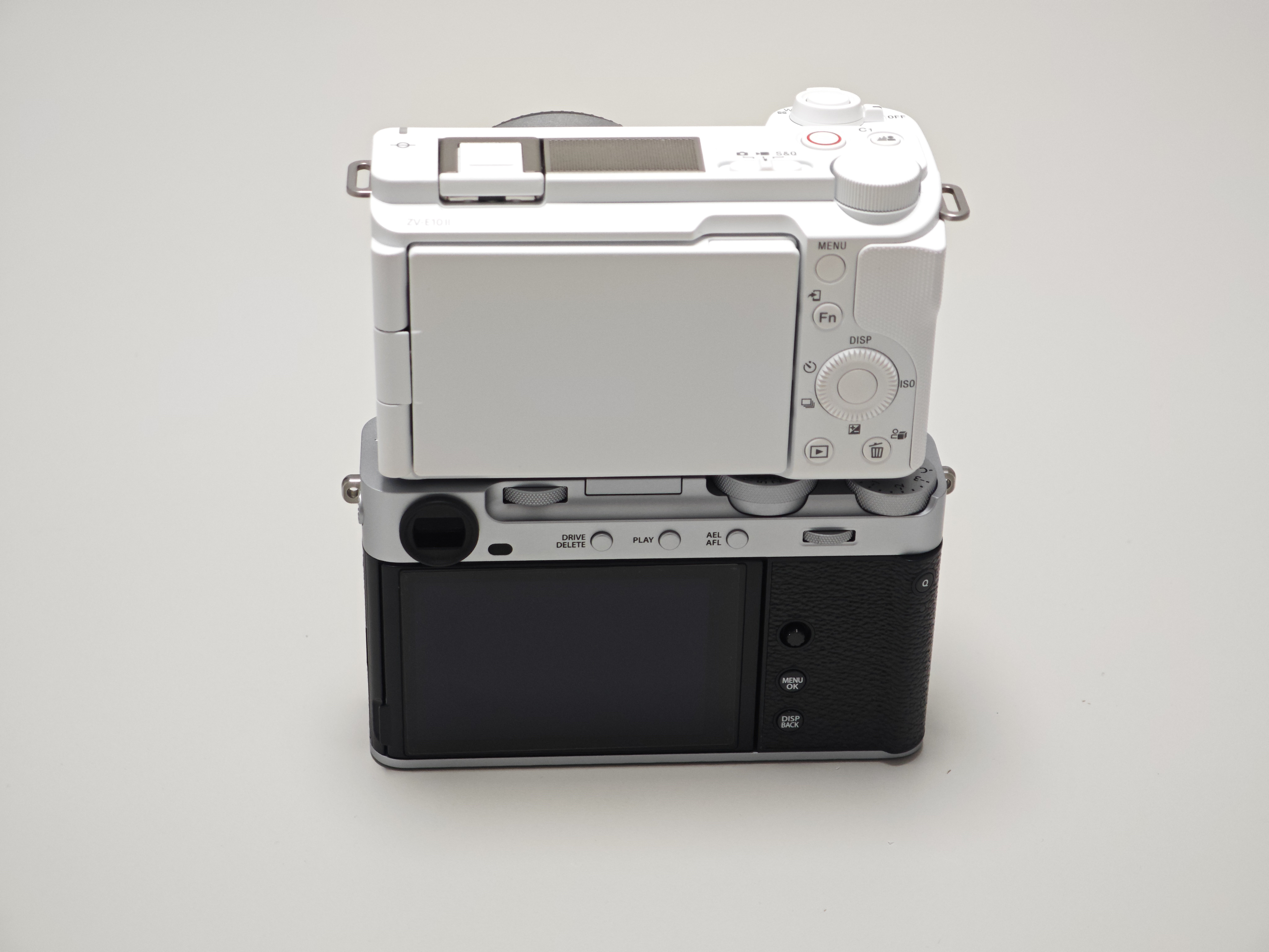 FUJIFILM X-E5 （シルバー）新品未使用・未開封・即日発送 ミラーレス一眼カメラ「FUJIFILM X-E5」（シルバー）（日本語