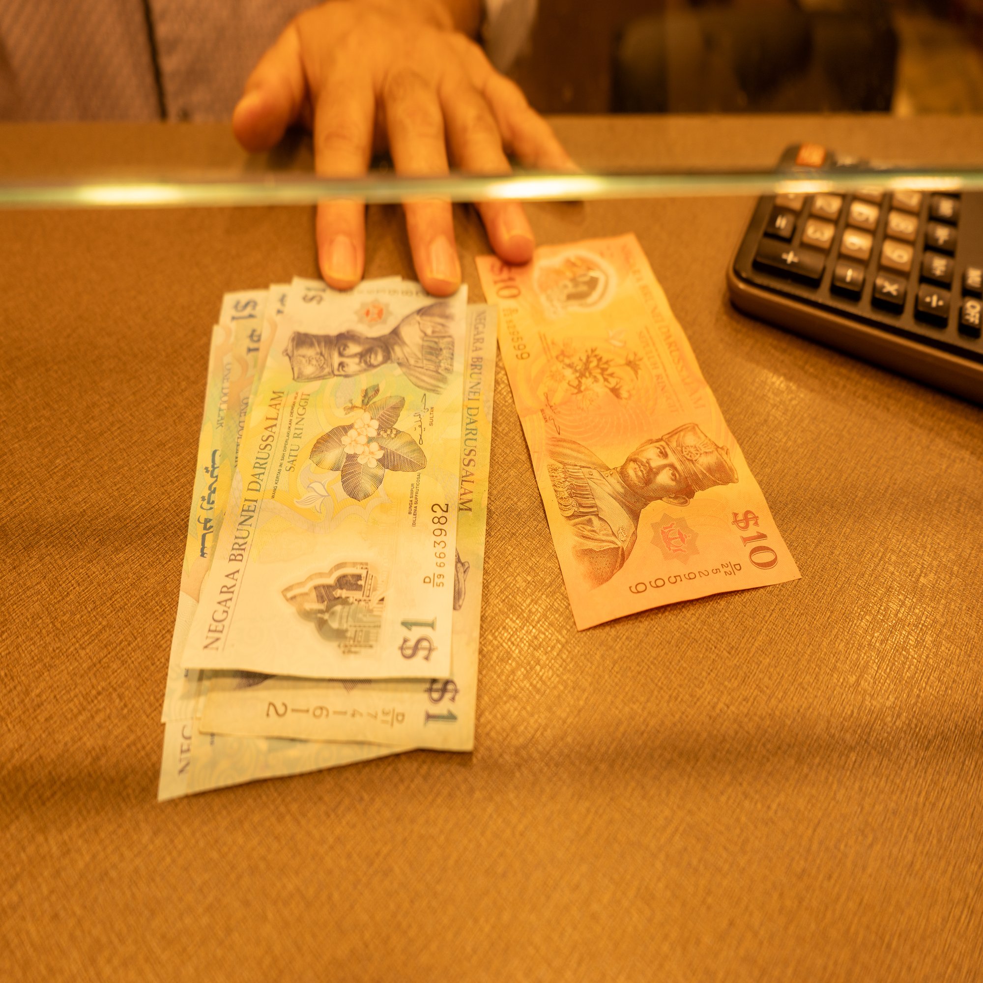 ブルネイドルはシンガポールで使えるのか試してみた｜重田信