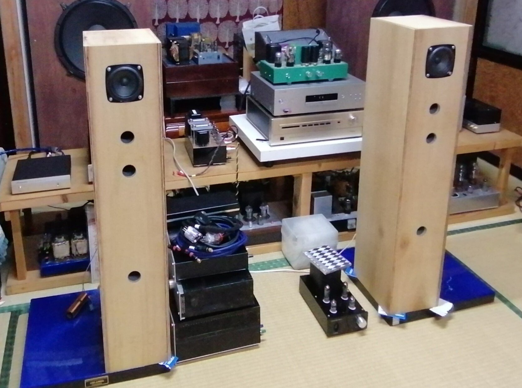 柳津オーディオ関根塾」小澤隆久氏を招いて塾生のアンプを比較試聴