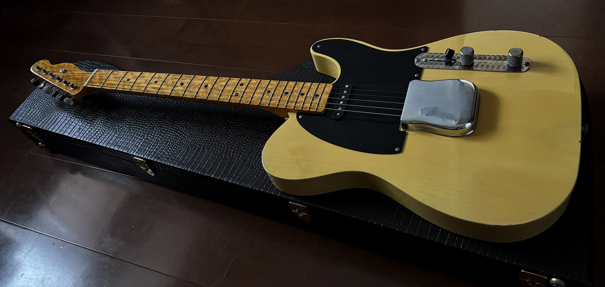 2005-built Vintique Model 5394｜のb