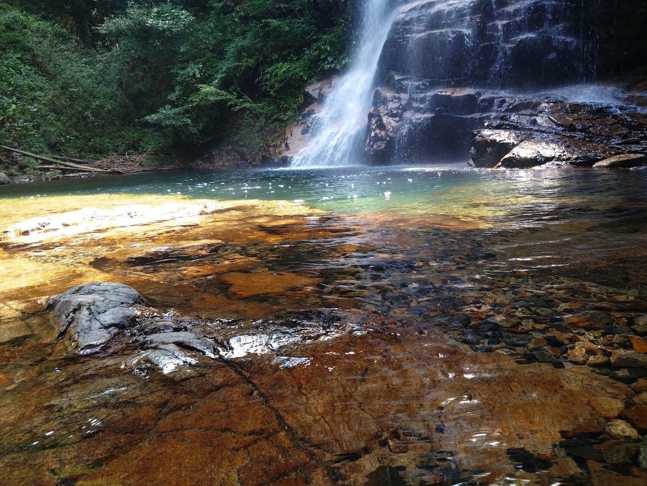 廃プラアート　赤の滝 廃プラアート 赤の滝