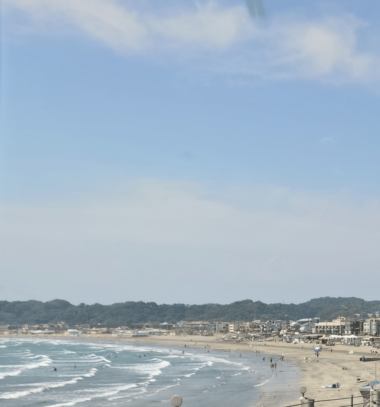 由比ヶ浜の海岸線