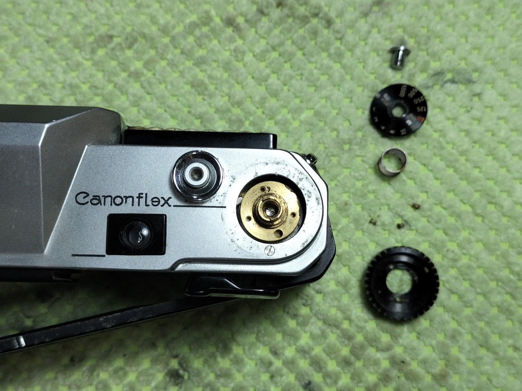 Canon Canonflex RMの分解｜フィルムカメラ修理のアクアカメラ
