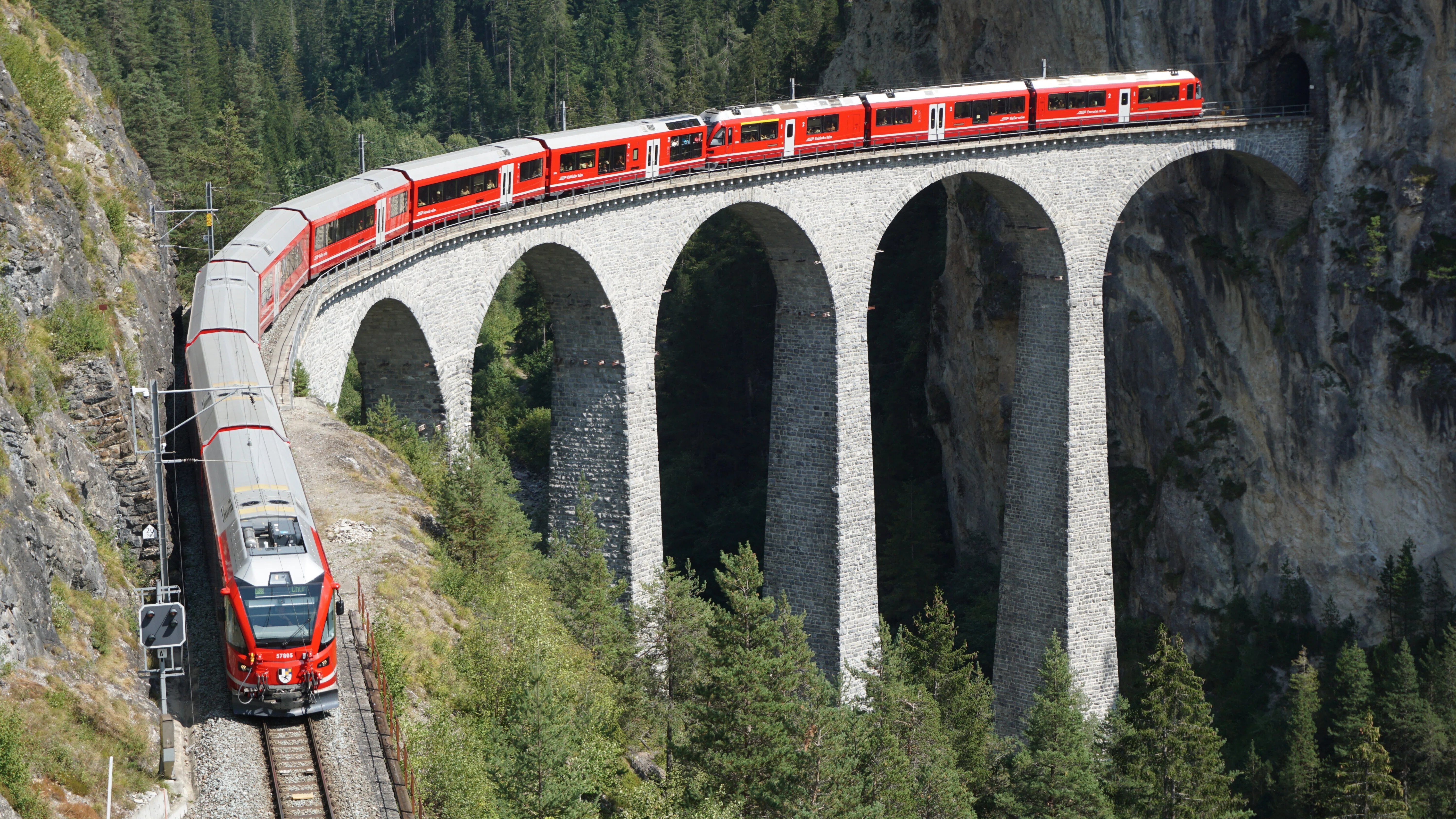 地下鉄 限定デザイン ティッシュ 鉄道 KATO】レーティッシュ鉄道 ベルニナ急行（新ロゴ）2026年10月再生産