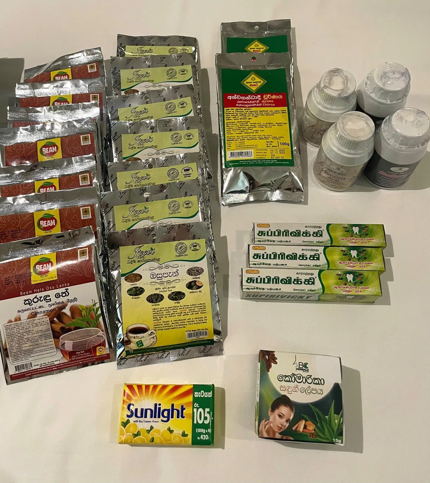 爆買いスリランカ｜アーユルヴェーダ薬局でのお買い物｜みな.Chai_旅と
