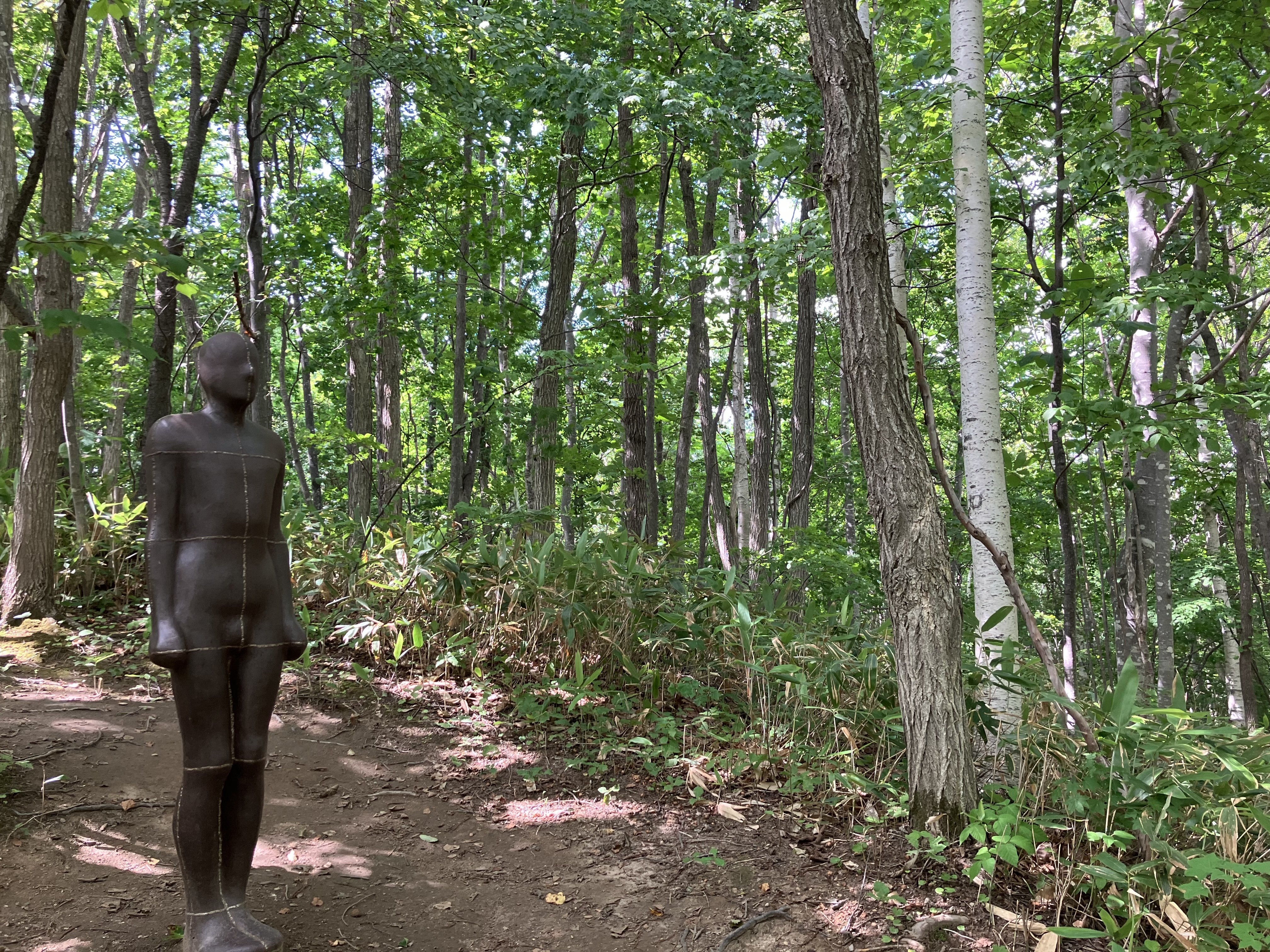 81Z353絵画 野村たかあき 根付 純銀 版画 彫刻 置物 やせいの ちょうこくが