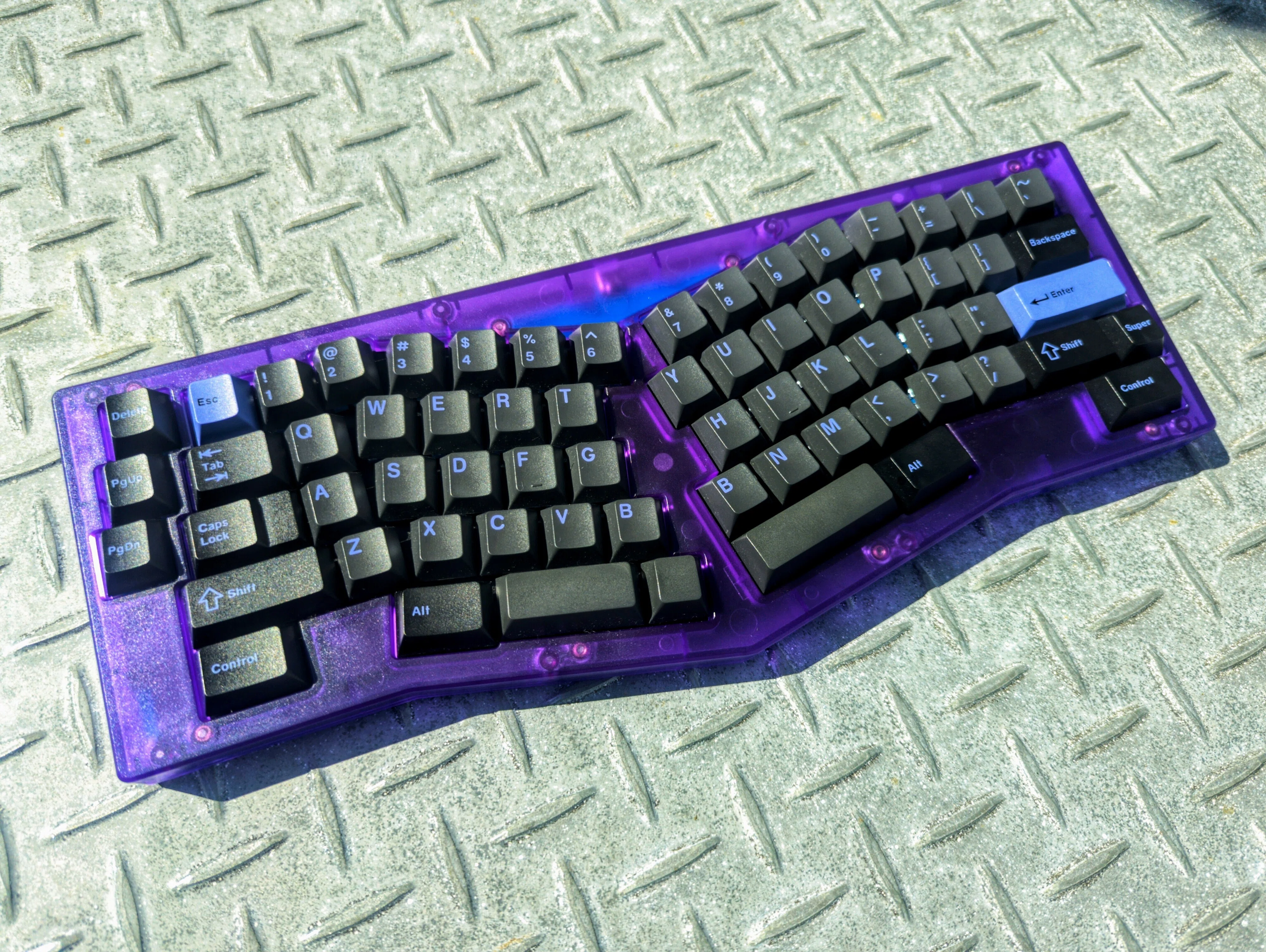 カスタムキーボードを組んだ記録 (Praxis IM)(前編)(購入理由～Build
