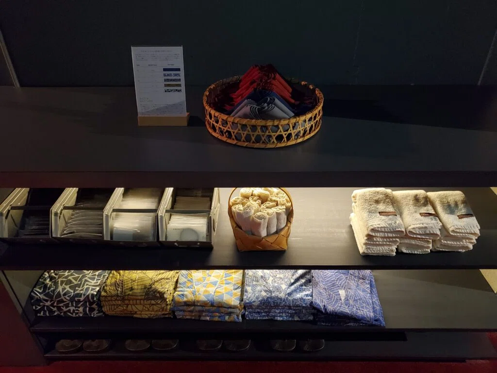 松本十帖(本箱)廊下のアメニティー類