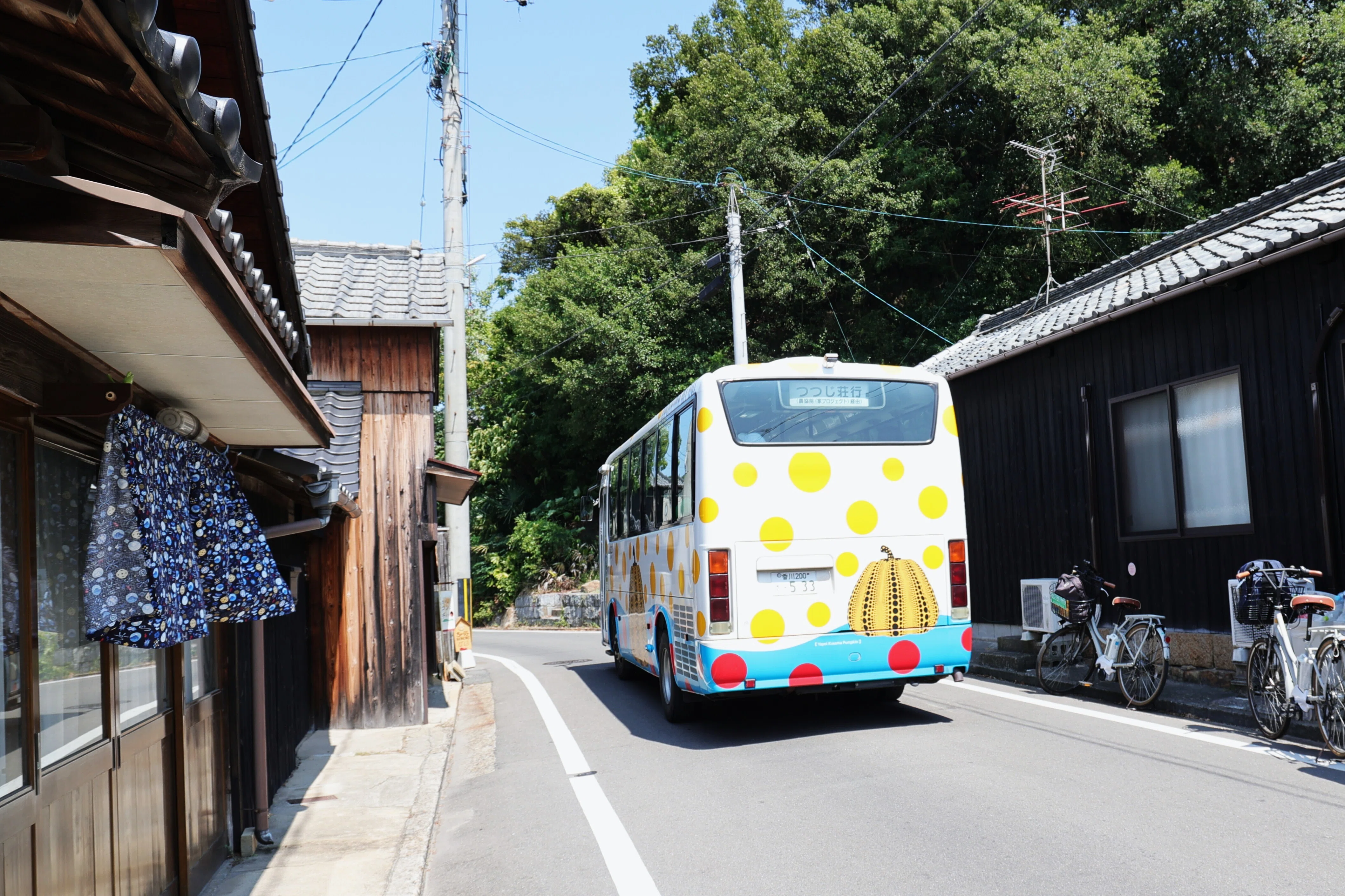 直島,盛夏04 -ヤンの太陽 & ウィーラセタクンの月/石橋/碁会所