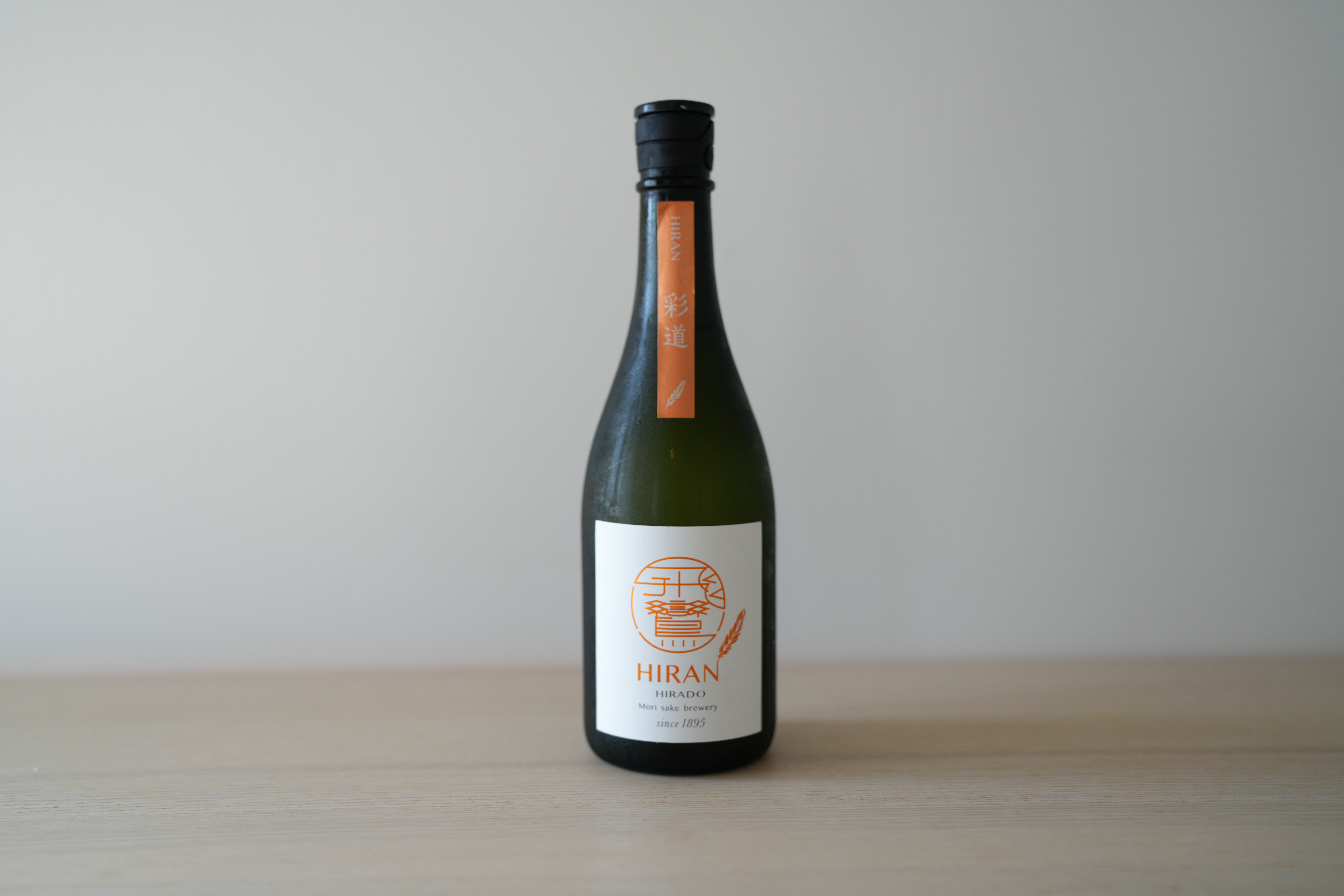 HIRAN 彩道】平戸のサンセットロードを映す、秋のフレッシュな飛鸞｜飛