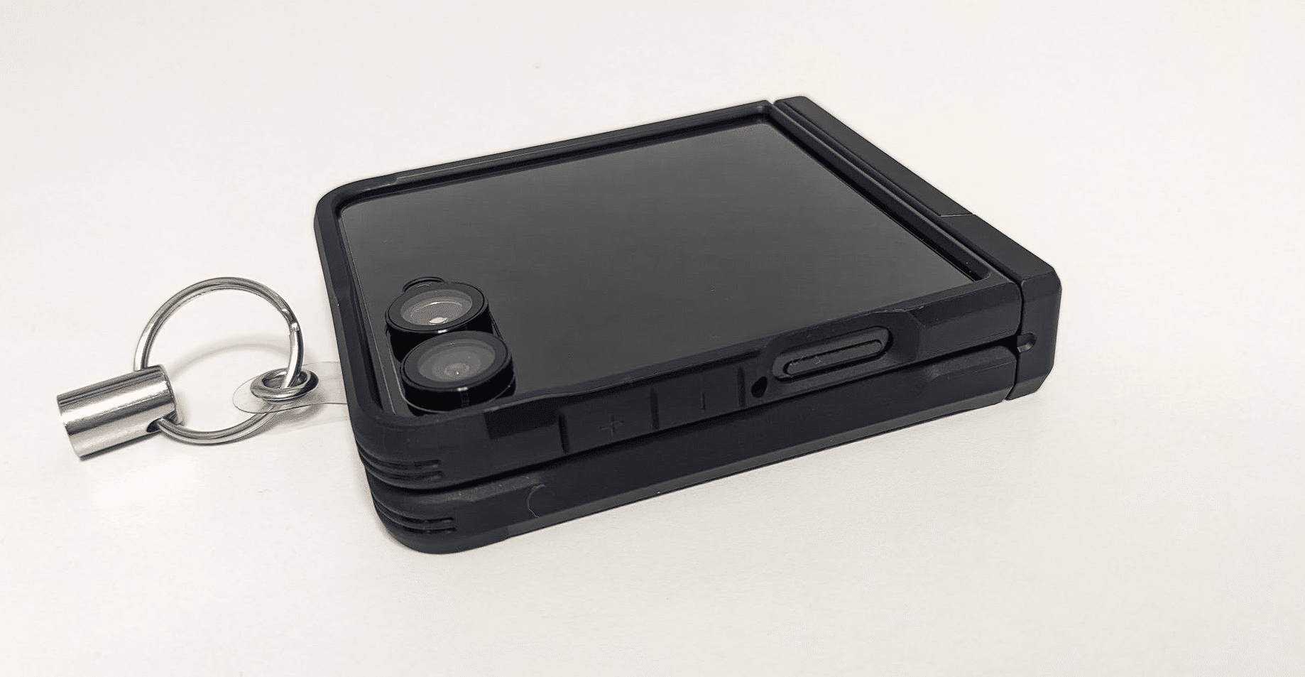 Galaxy Z Flip7をがっちりケースで守る(Spigen タフアーマー・プロ