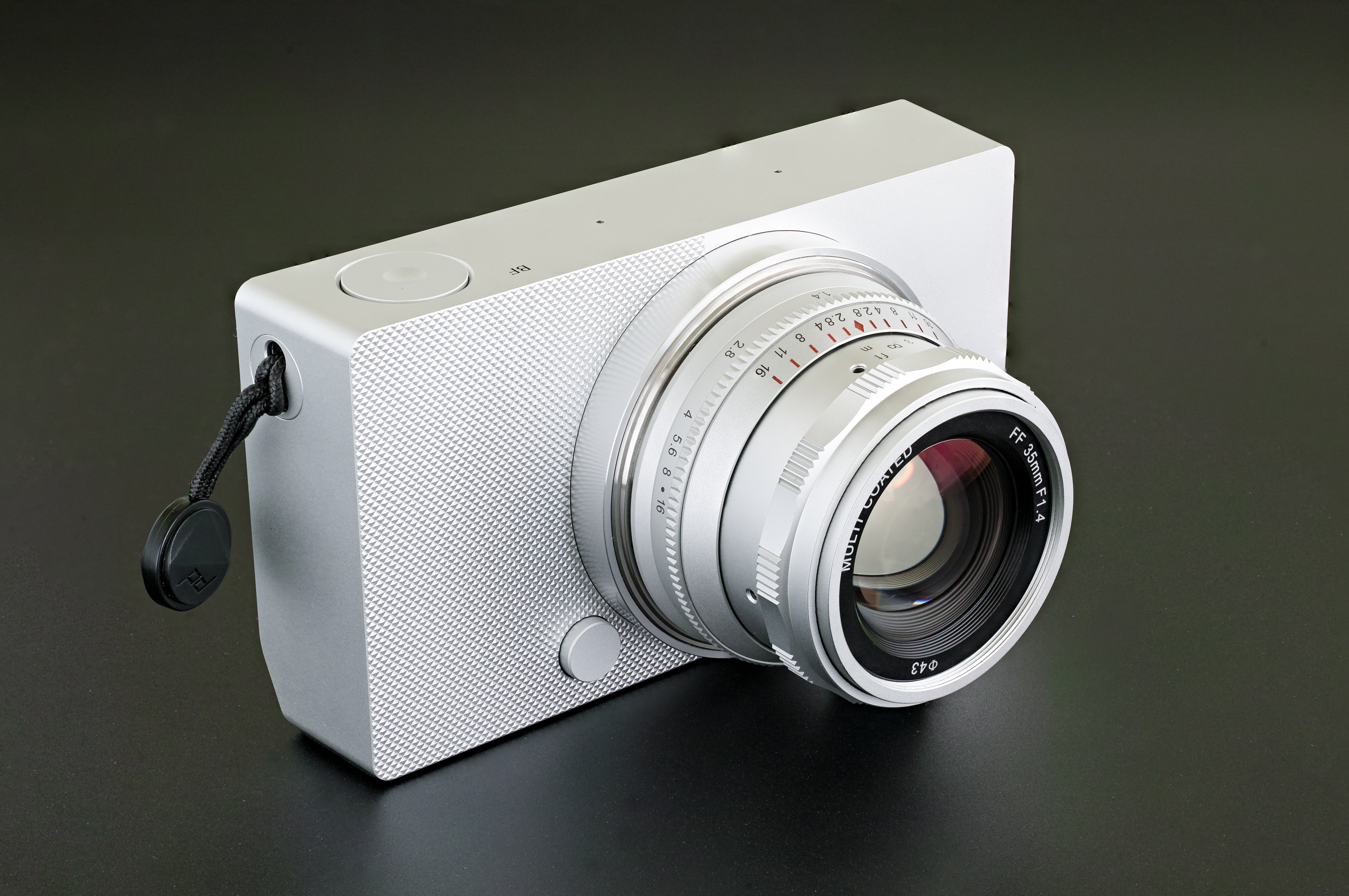 Sigma BF (シルバー) に似合うレンズを探せ その2 15,000円で購入