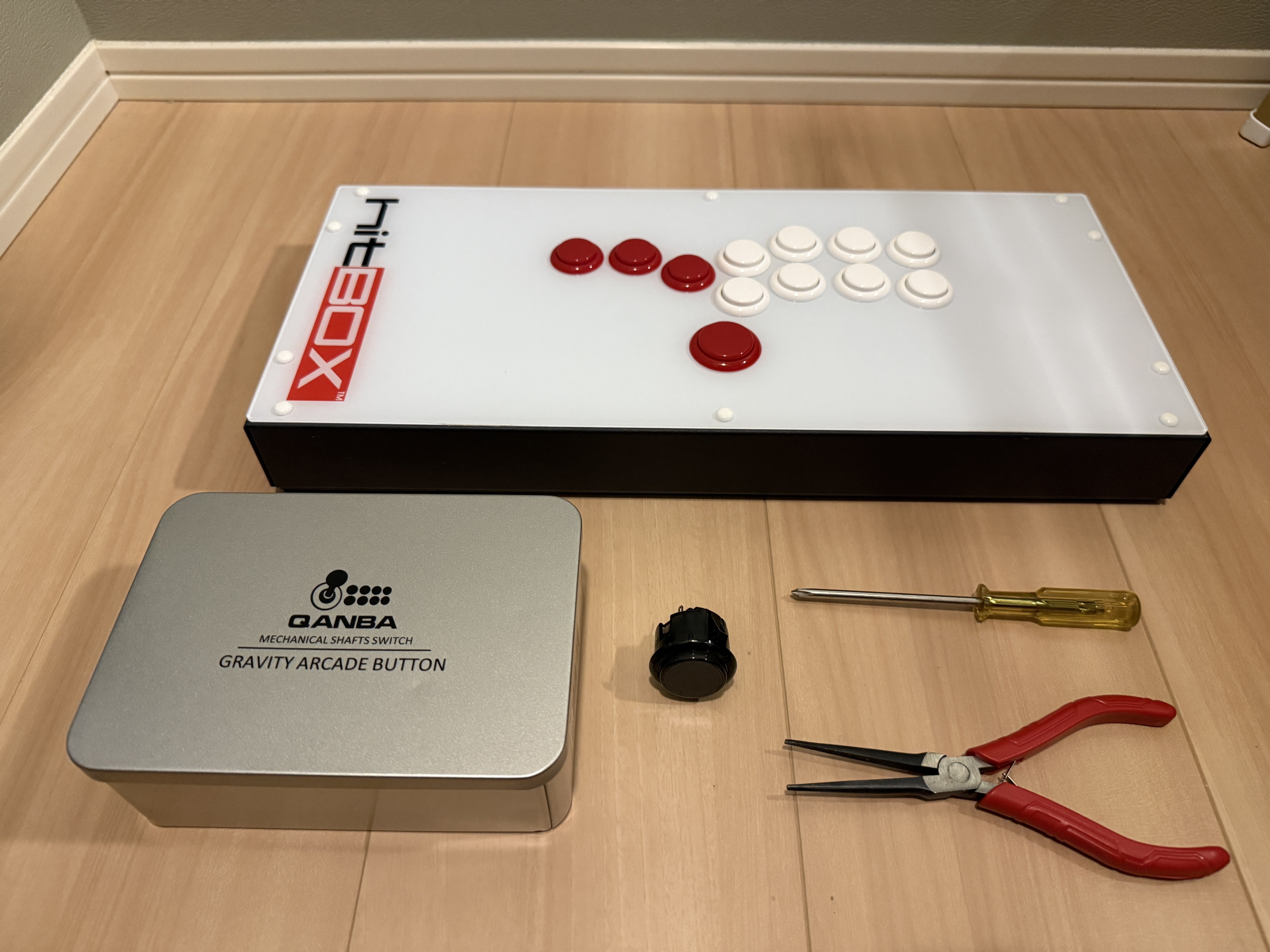 Hitbox　静音性ボタン換装済 FLog.]HitBoxのボタンの音が気になったので「GamerFinger」に