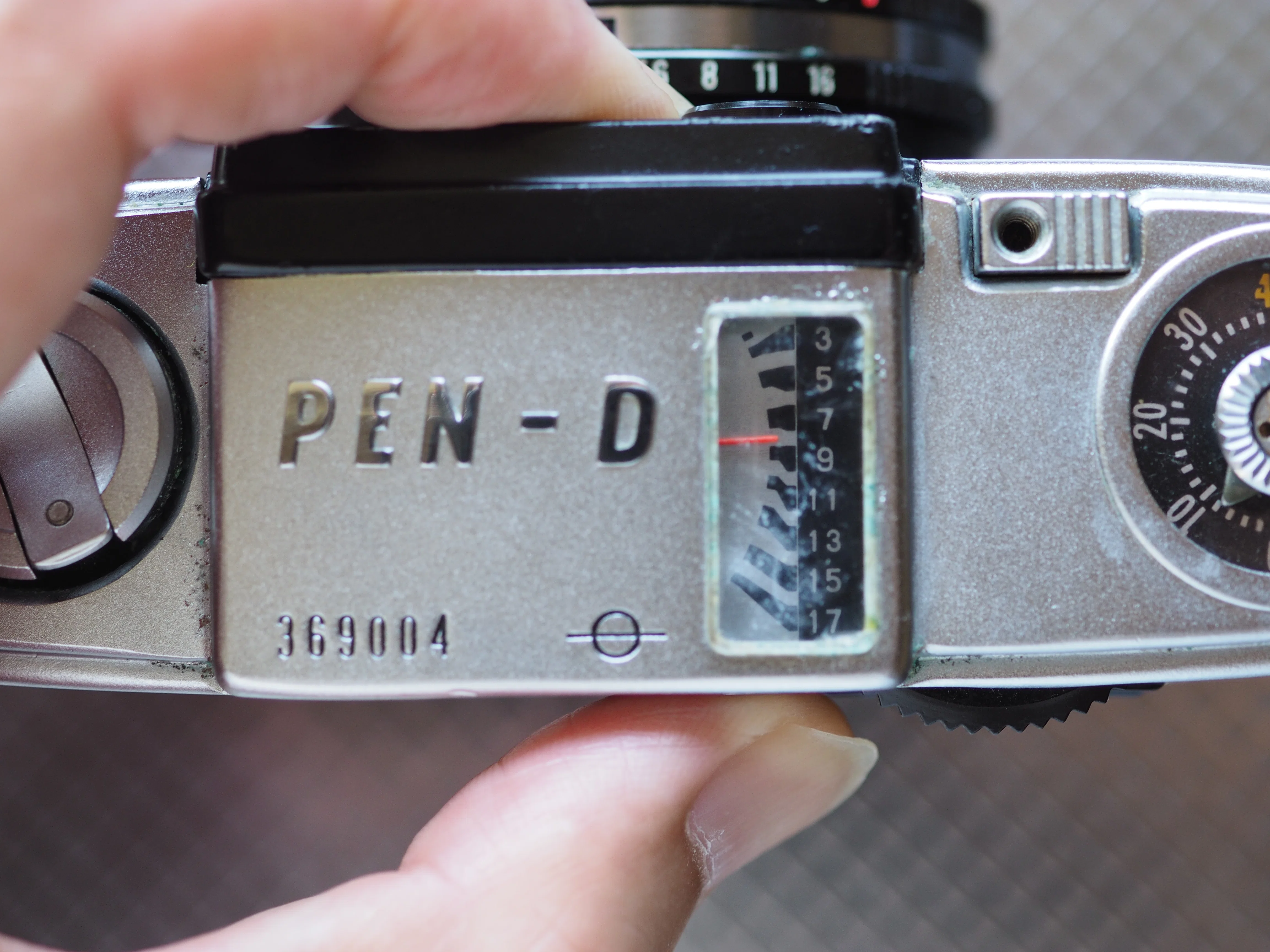 フイルムカメラ　OLYMPUS PEN D3 オレンジ　分解整備済み！ 修理完成 ： オリンパス・ペンD3 - YouTube