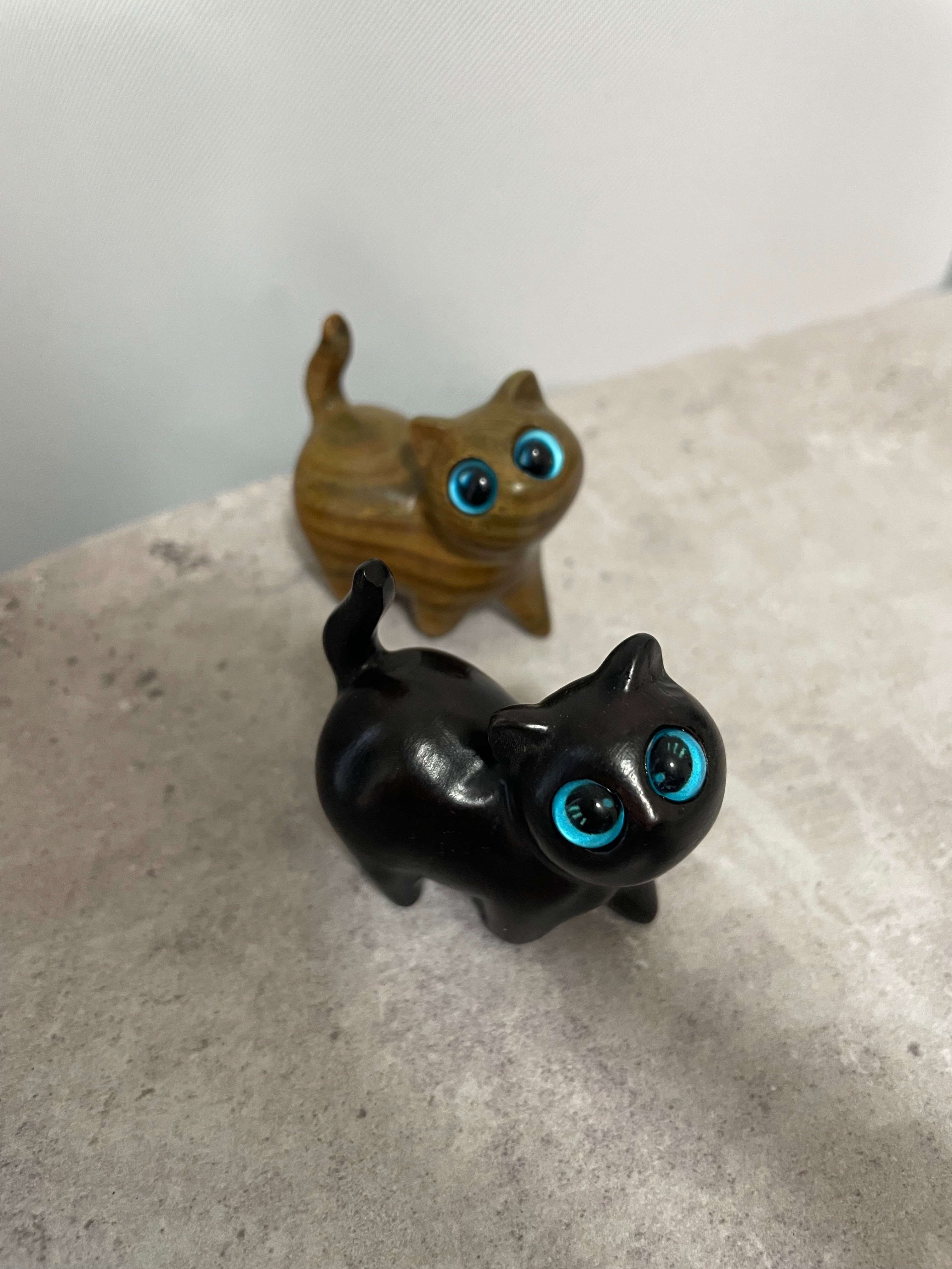 大阪　関西万博　スーダン　木彫り　猫　5匹分 大阪 関西万博 スーダン 木彫り 猫 5匹セット EXPO コモンズ こみゃく