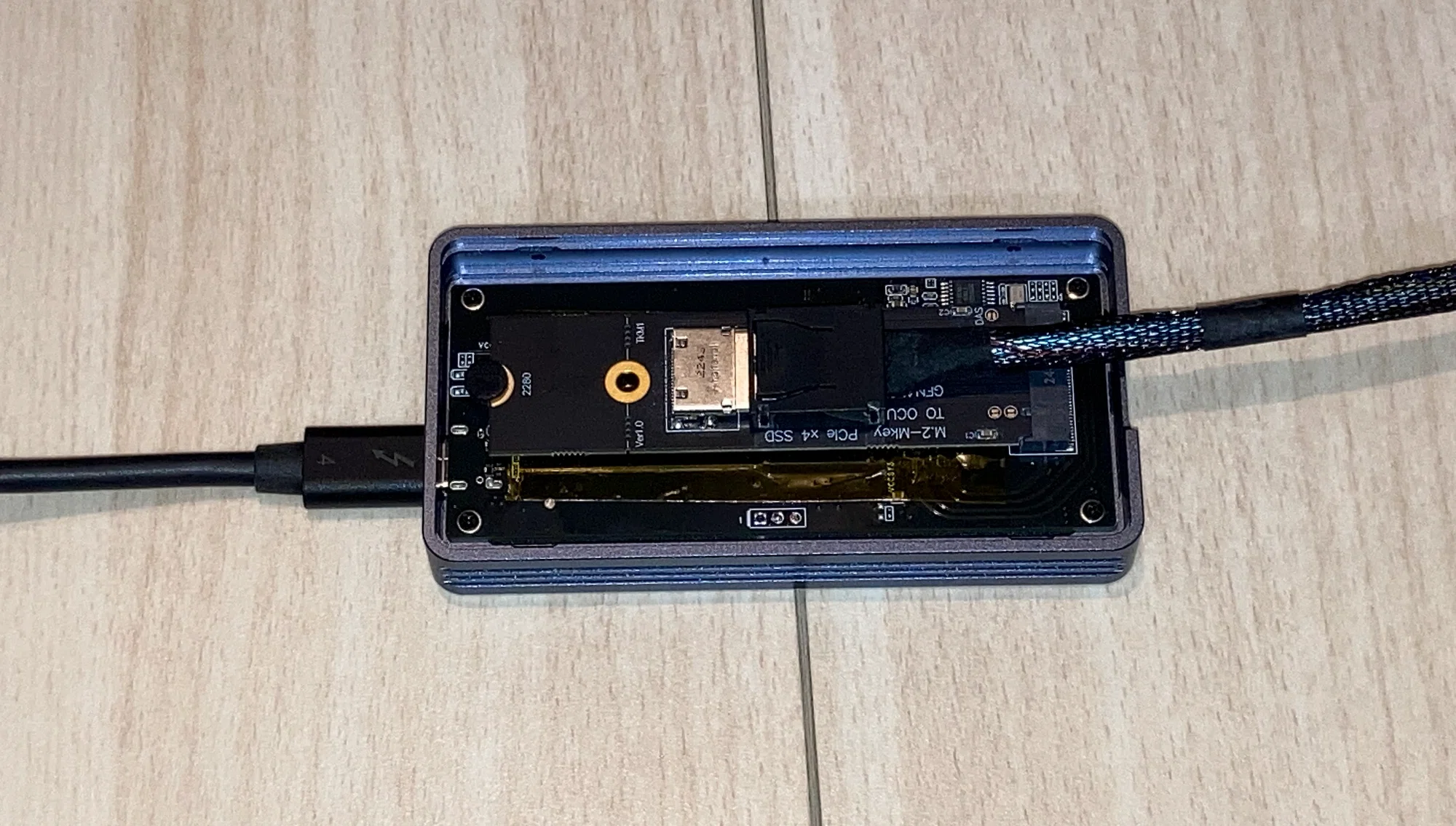 Minisforum DEG1 + Thunderbolt 3 SSDケースで外付けGPUを試す|しあ Minisforum DEG1 + Thunderbolt 3 SSDケースで外付けGPUを試す|しあ