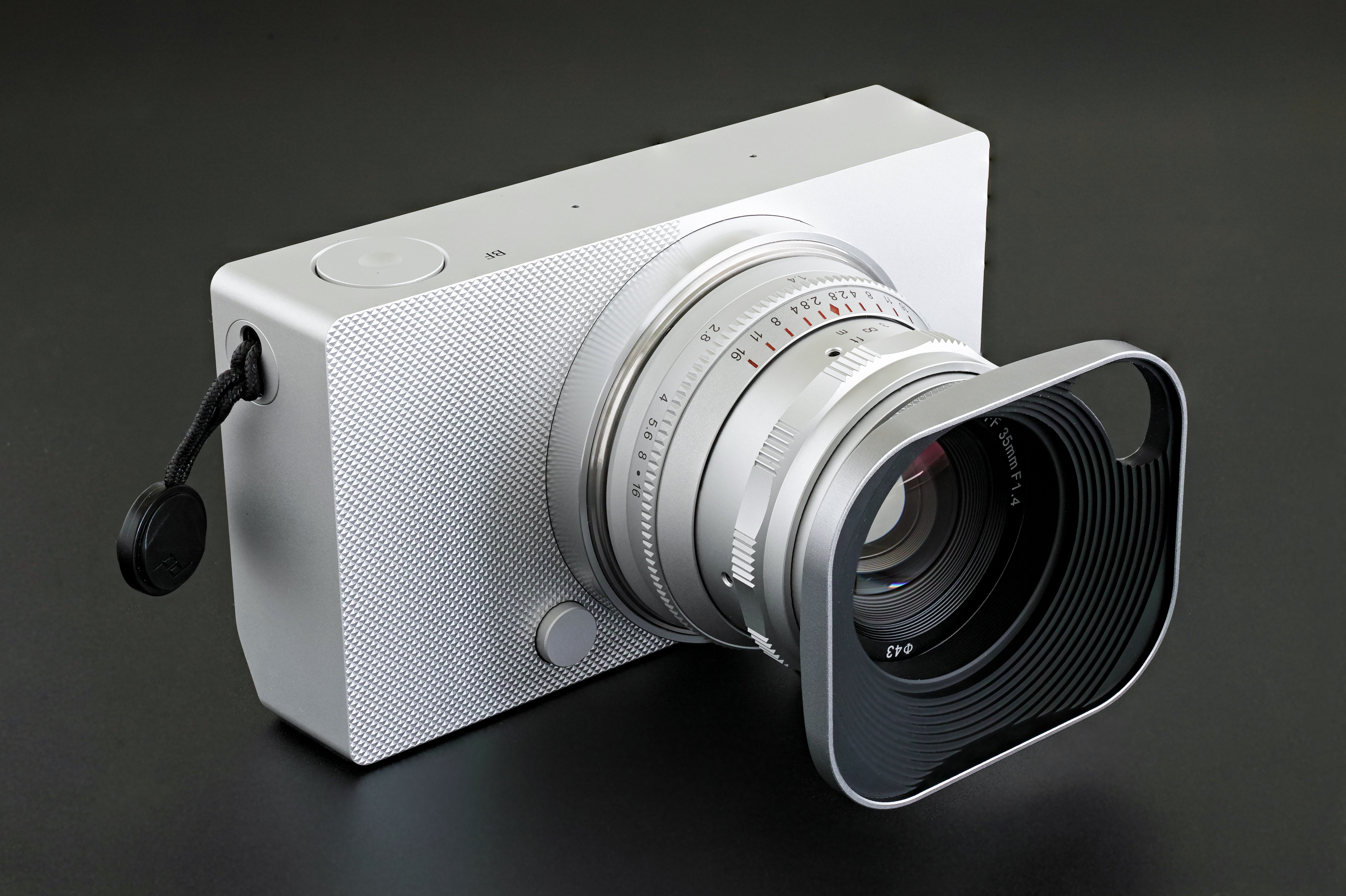 Sigma BF (シルバー) に似合うレンズを探せ その2 15,000円で購入