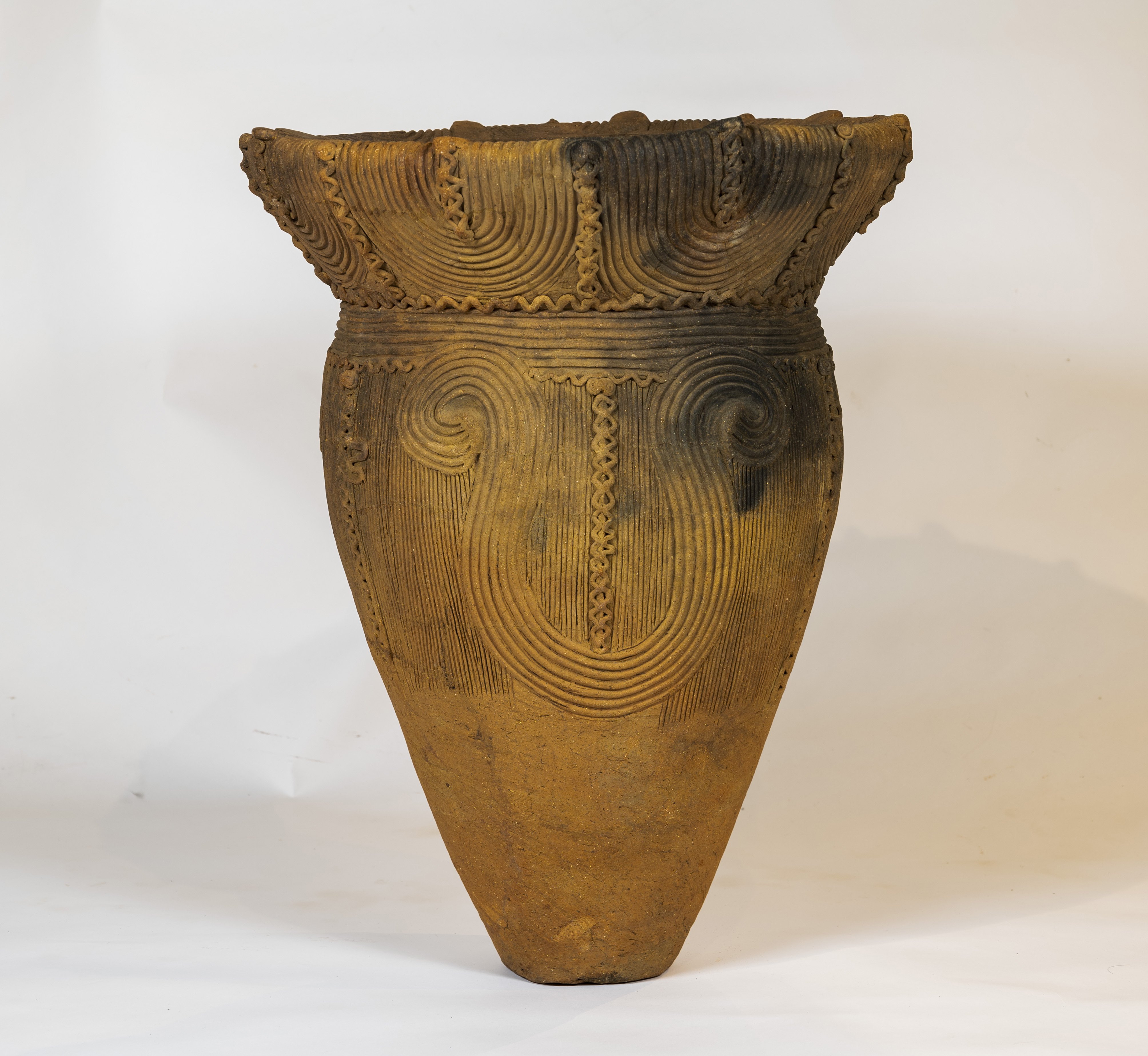 山梨の縄文文化を、足もとから感じることができる「縄文土器ソックス