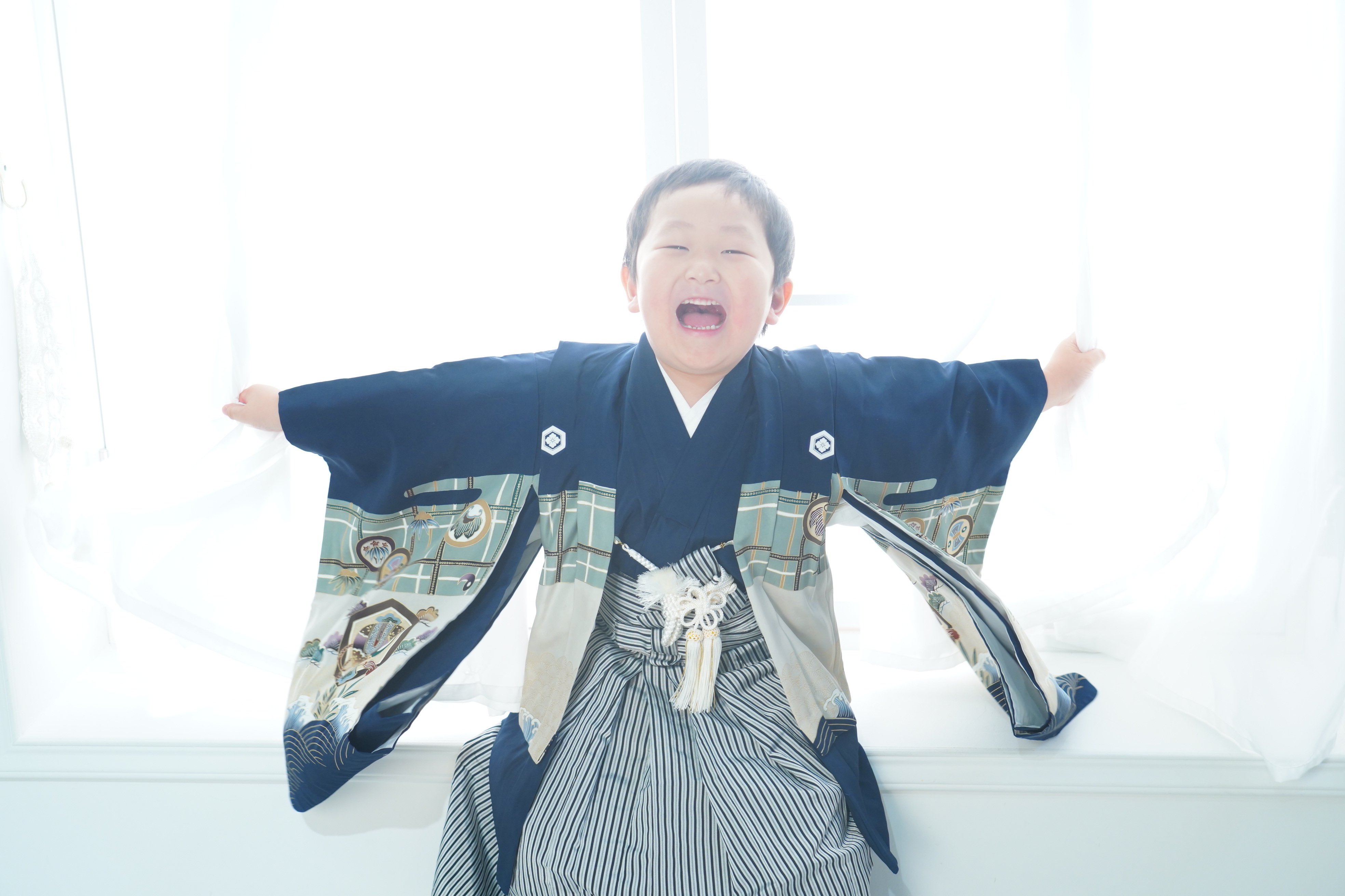 白と黒の幾何学模様が個性的な☆七五三5歳男の子 白と黒の幾何学模様