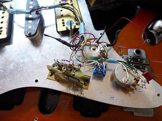 ストラトキャスタータイプ　コンポーネント　タップスイッチ付き ストラトキャスタータイプ コンポーネント タップスイッチ付き