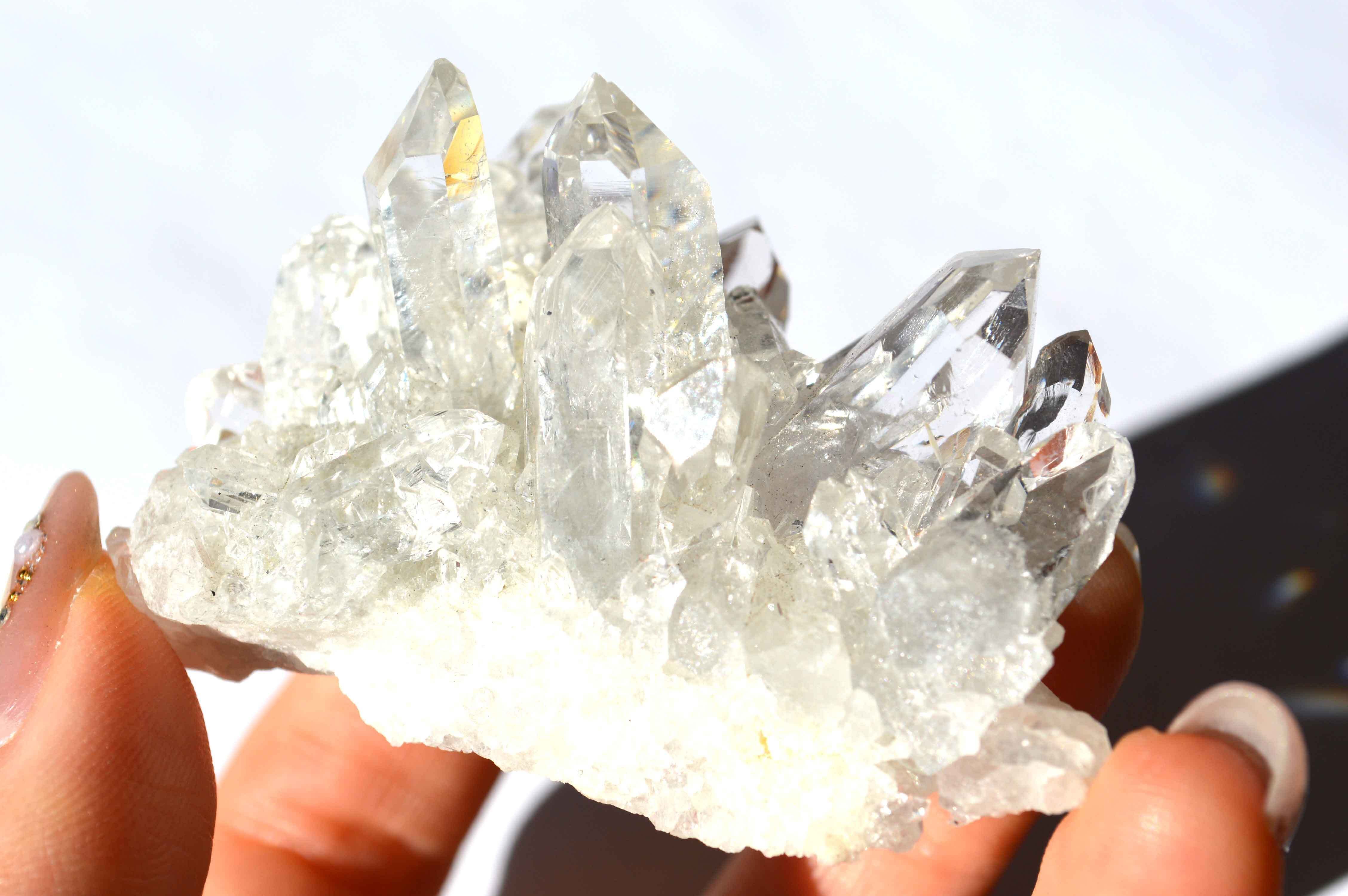 自然はなぜ群れをつくるのか――水晶クラスターが語る共生のかたち