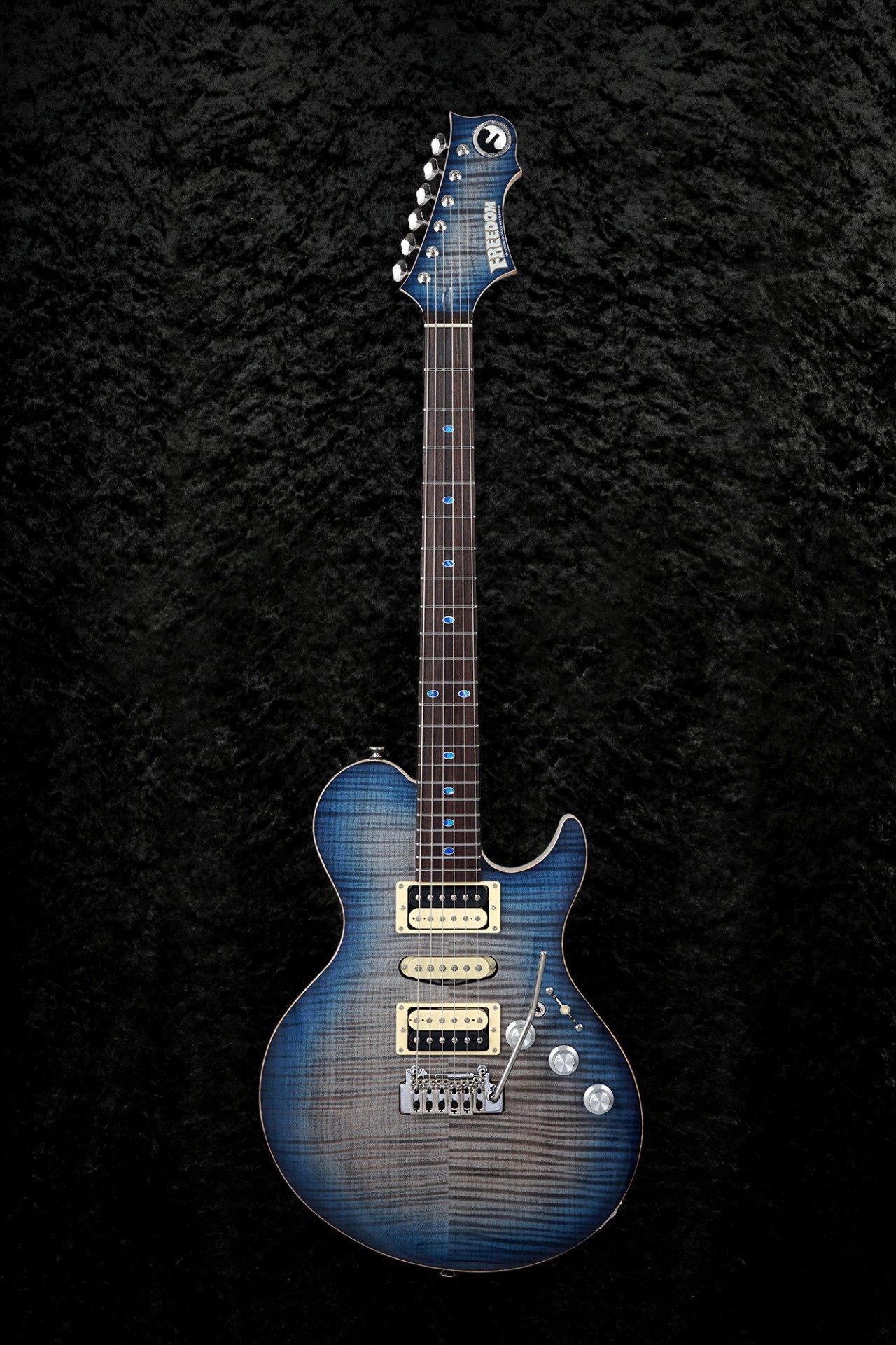 夏の終わりのご提案！！｜Freedom Custom Guitar Research Co. Ltd.